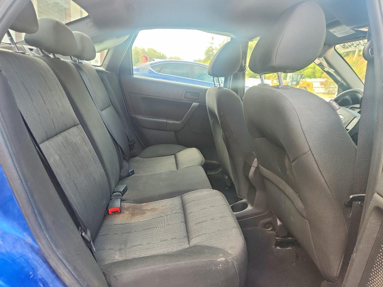 2010 Ford Focus Se Blue vin: 1FAHP3FN1AW201106