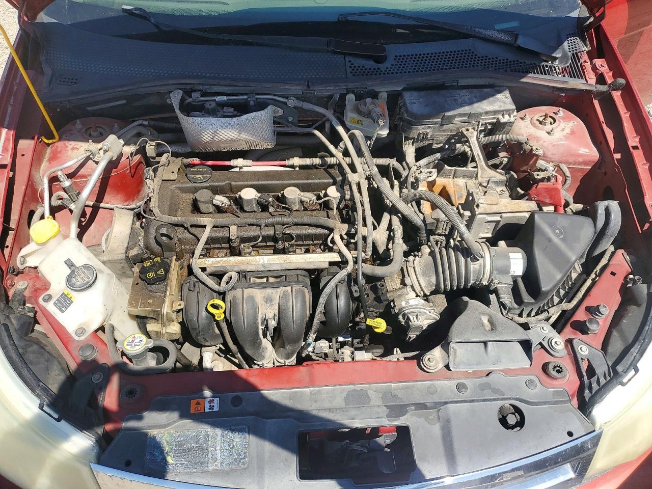 2010 Ford Focus Se Red vin: 1FAHP3FN1AW207245