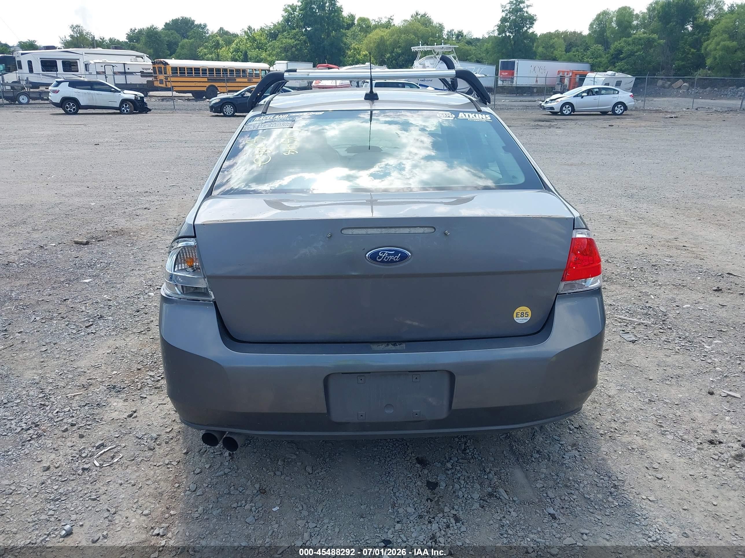 2010 Ford Focus Se Gray vin: 1FAHP3FN1AW211263