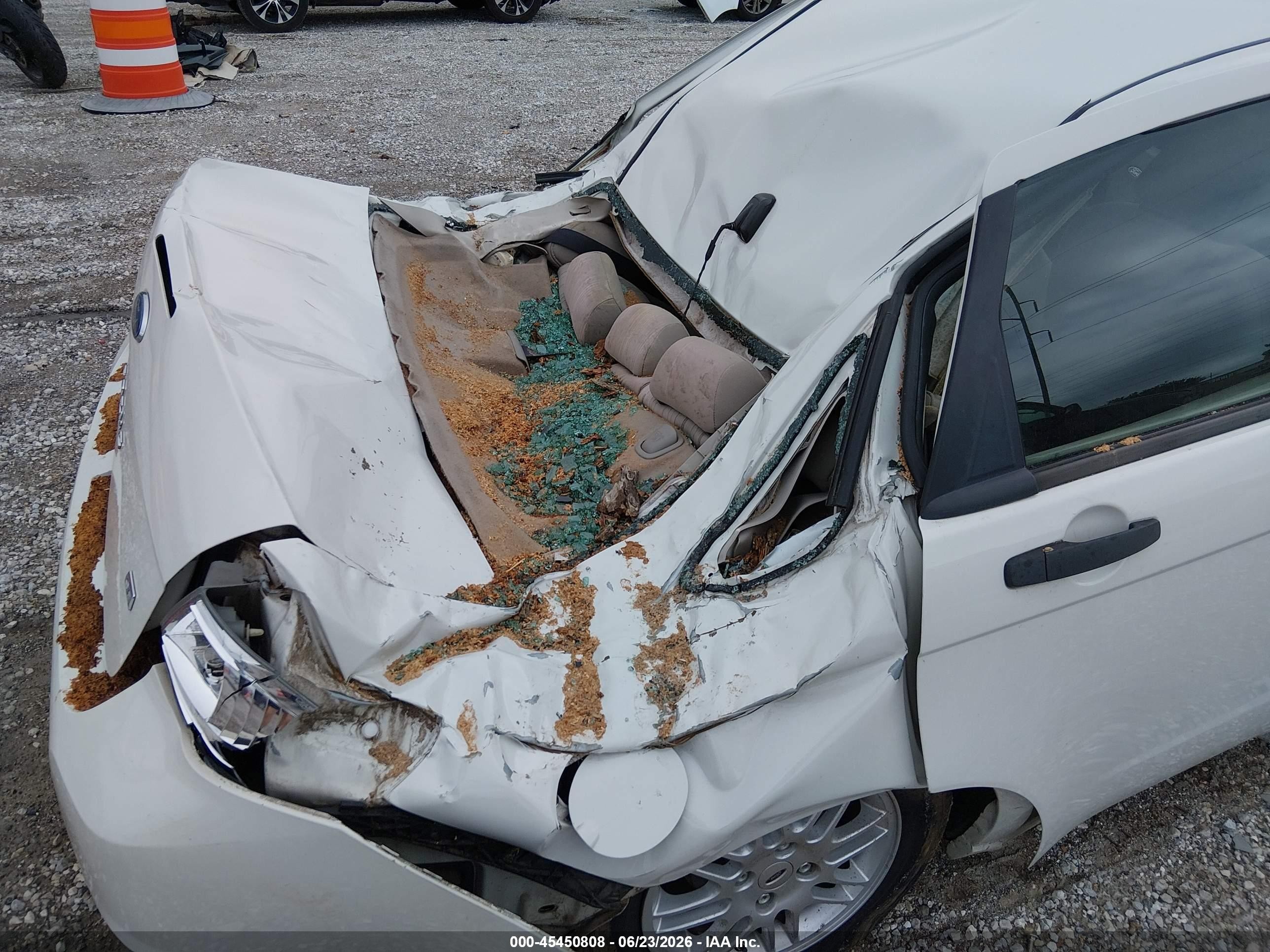2010 Ford Focus Se White vin: 1FAHP3FN1AW211649