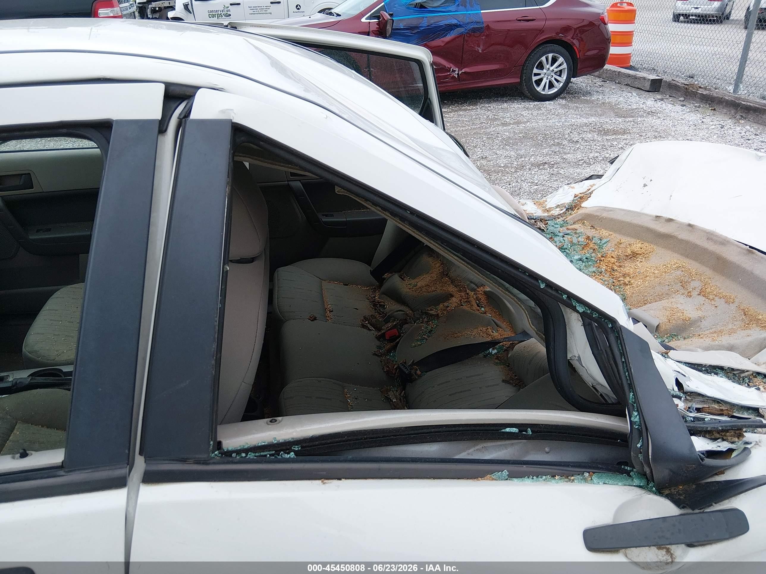 2010 Ford Focus Se White vin: 1FAHP3FN1AW211649