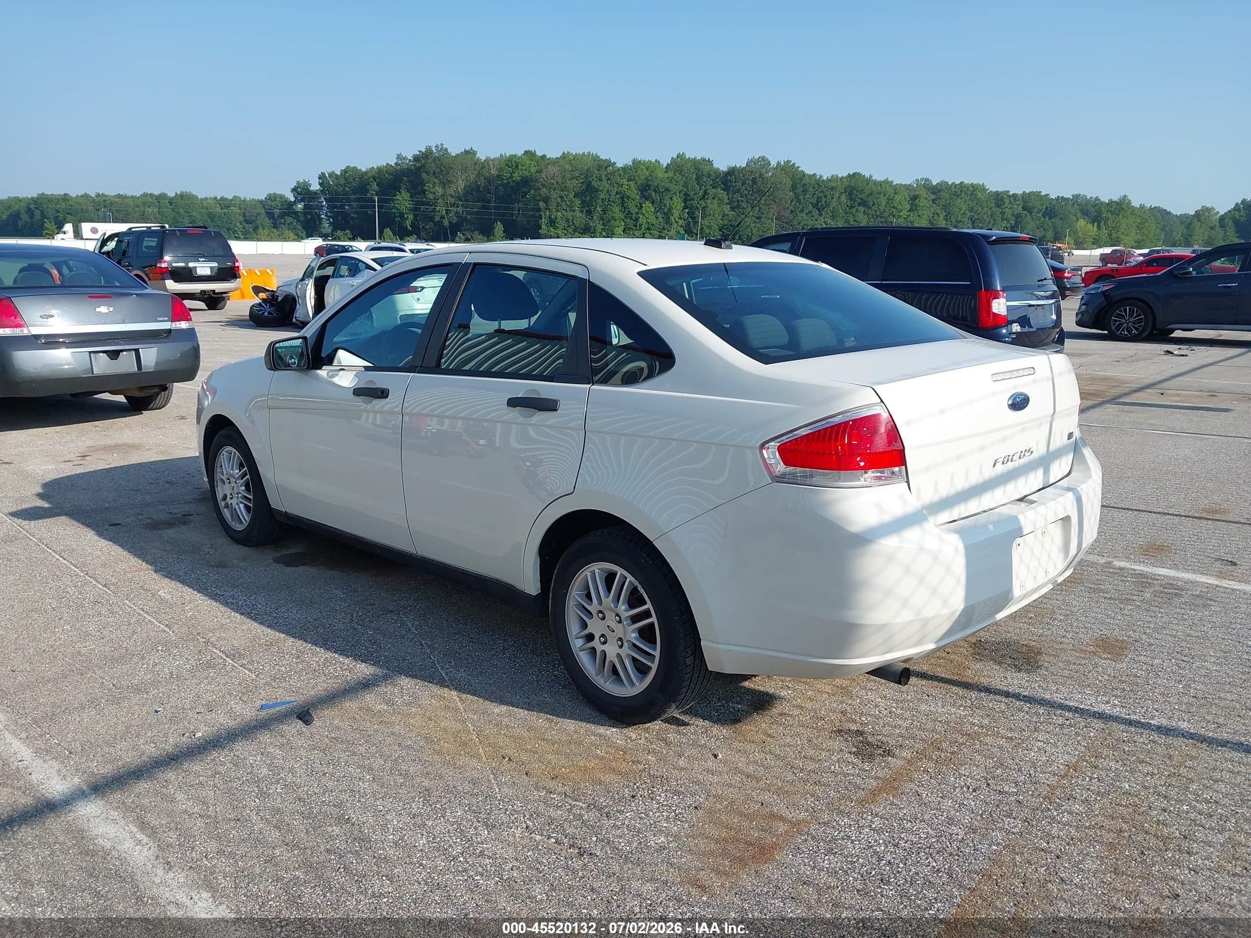 2010 Ford Focus Se White vin: 1FAHP3FN1AW224191