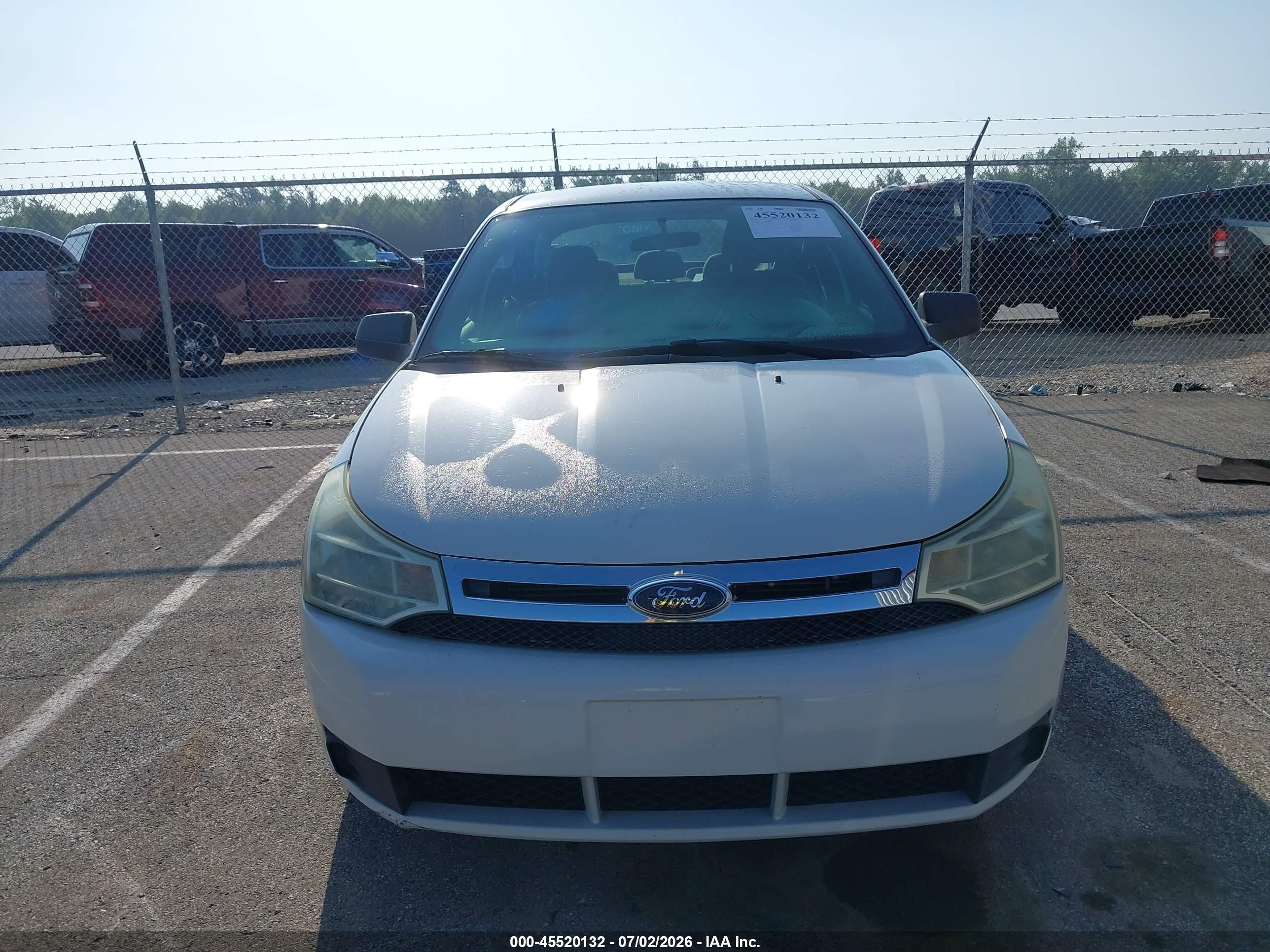 2010 Ford Focus Se White vin: 1FAHP3FN1AW224191