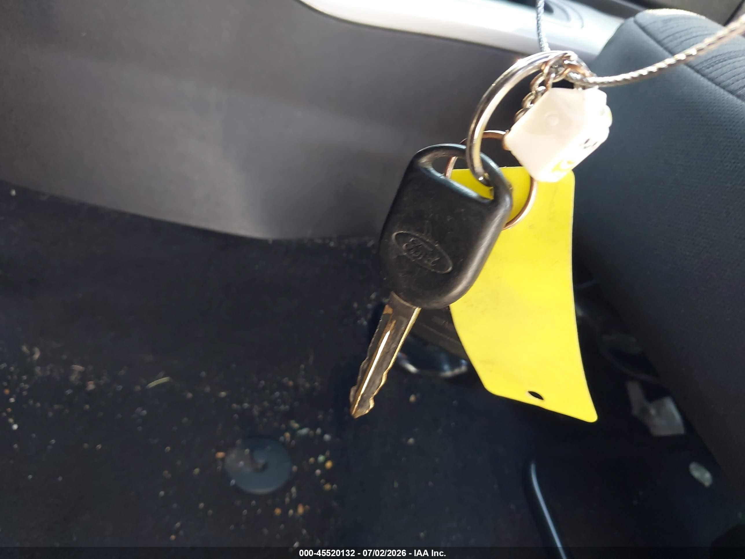 2010 Ford Focus Se White vin: 1FAHP3FN1AW224191