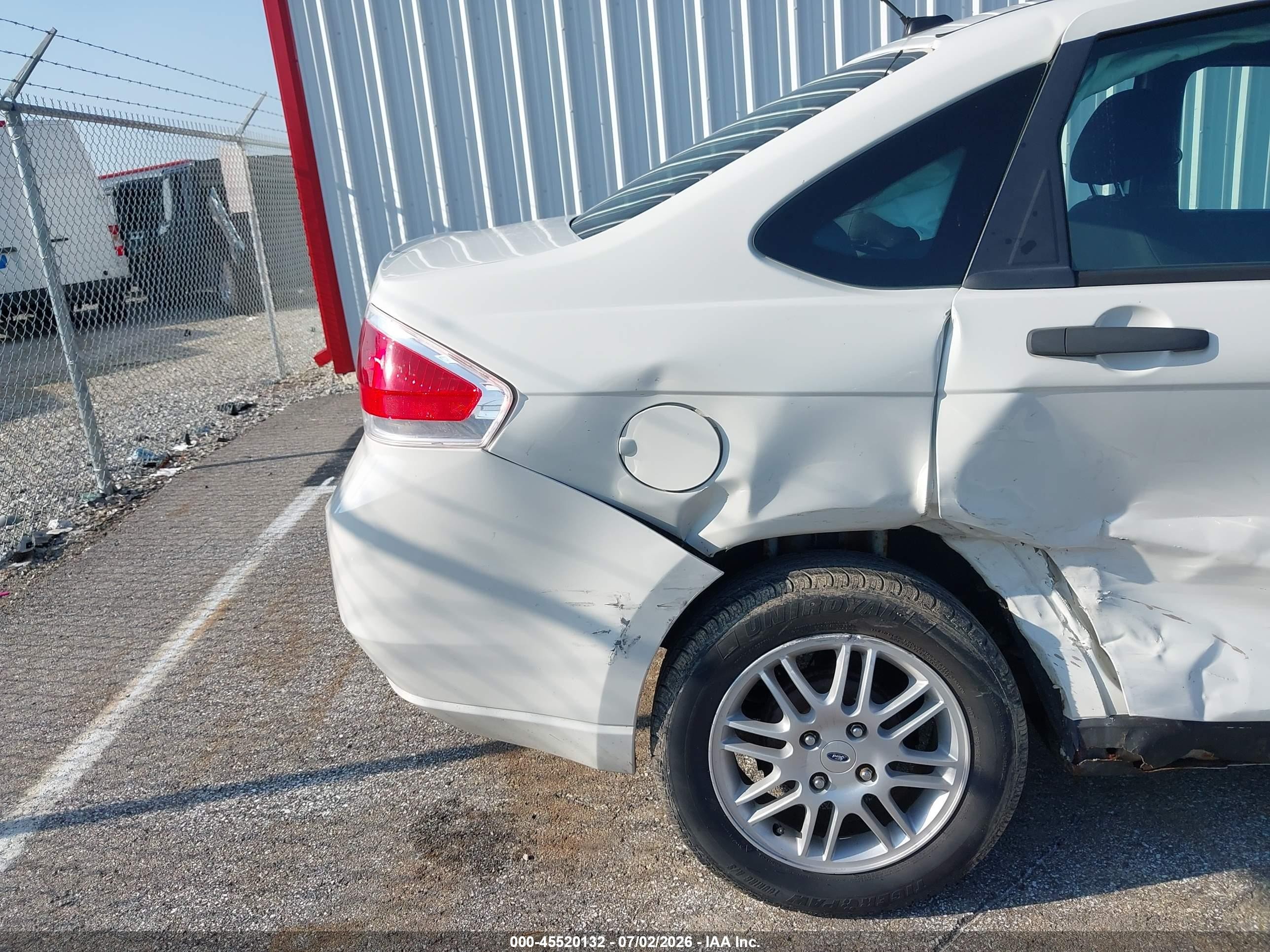 2010 Ford Focus Se White vin: 1FAHP3FN1AW224191