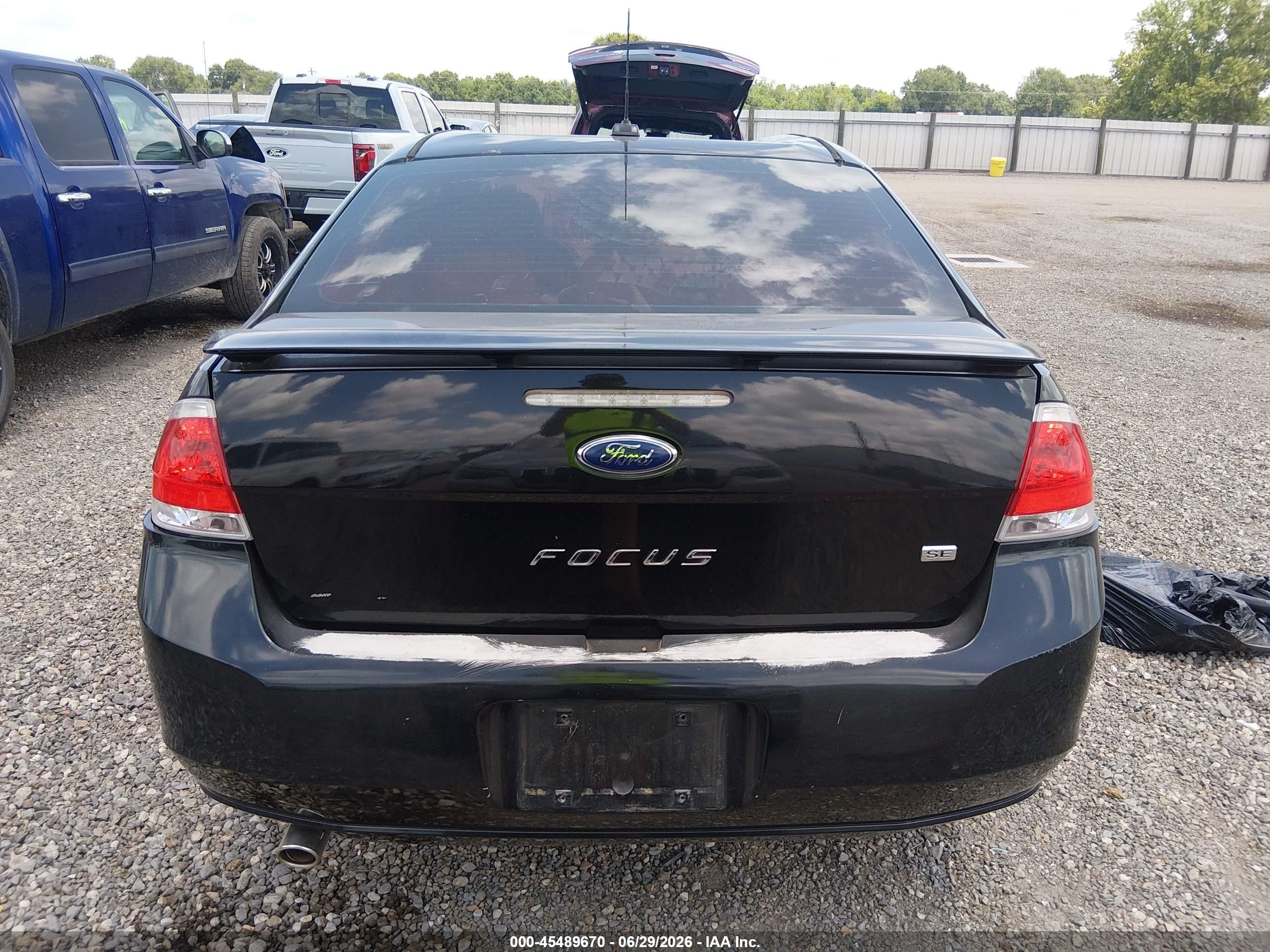 2010 Ford Focus Se Черный vin: 1FAHP3FN1AW225339