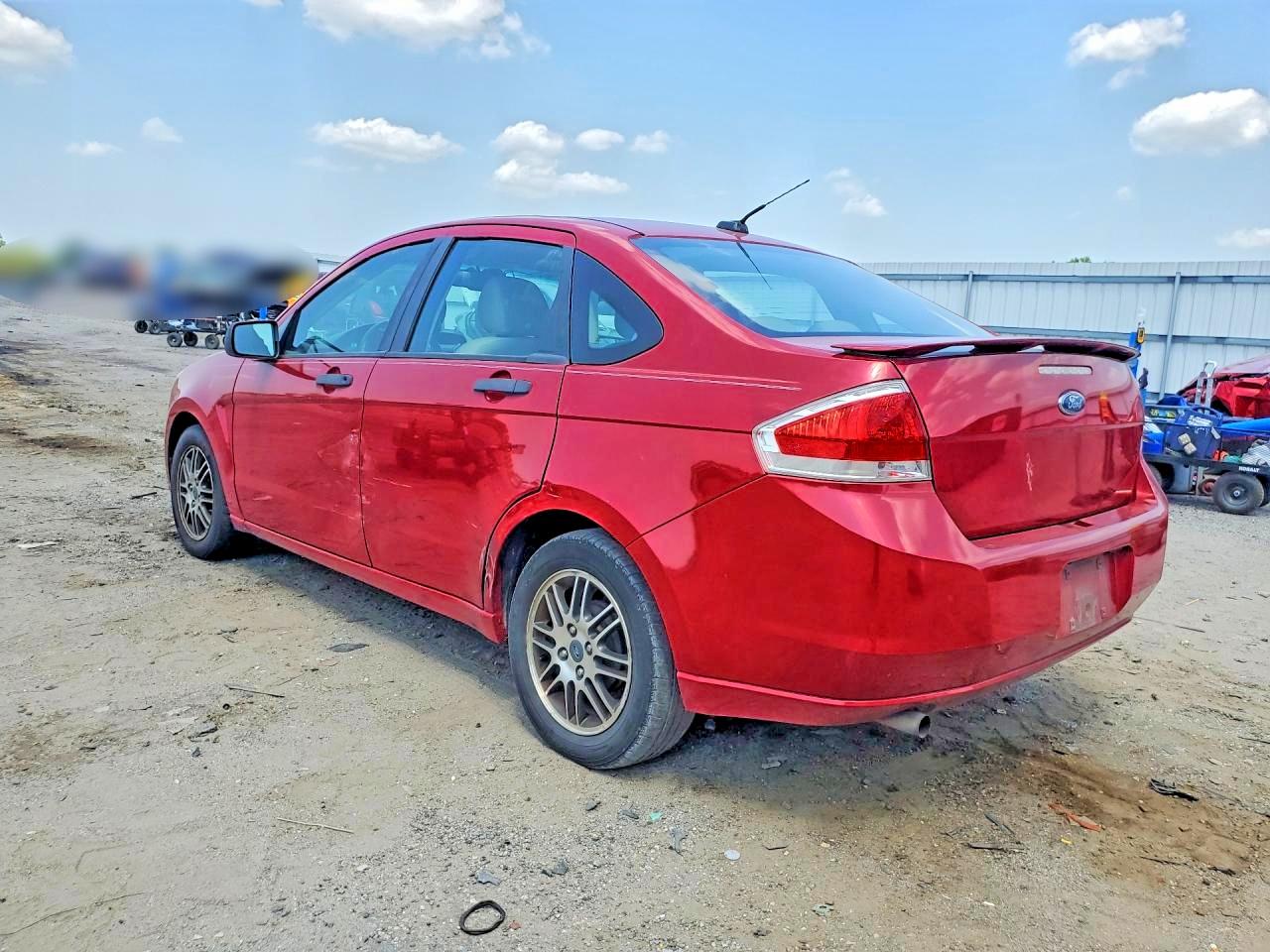 2010 Ford Focus Se Red vin: 1FAHP3FN1AW238544