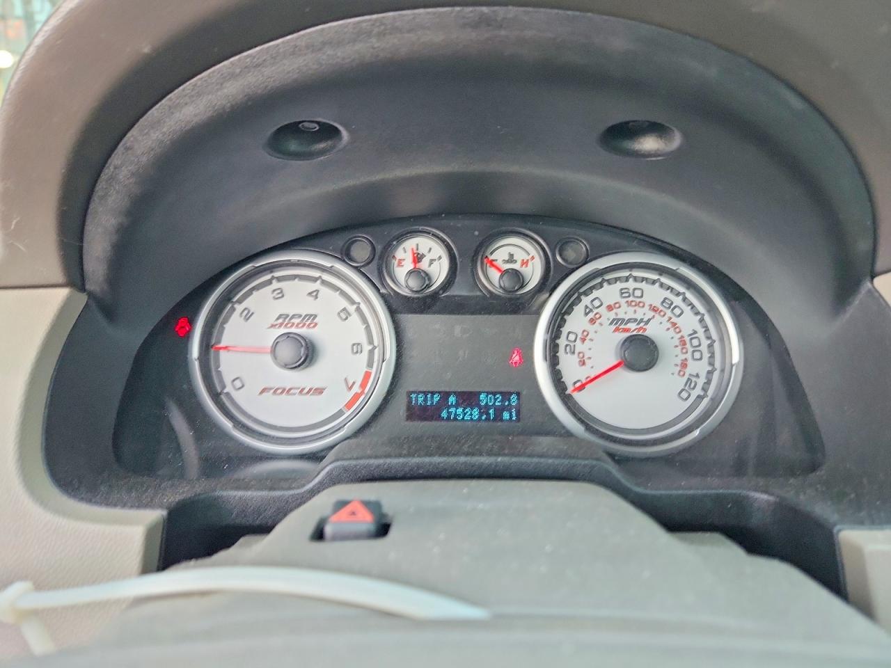2010 Ford Focus Se Gray vin: 1FAHP3FN1AW256364