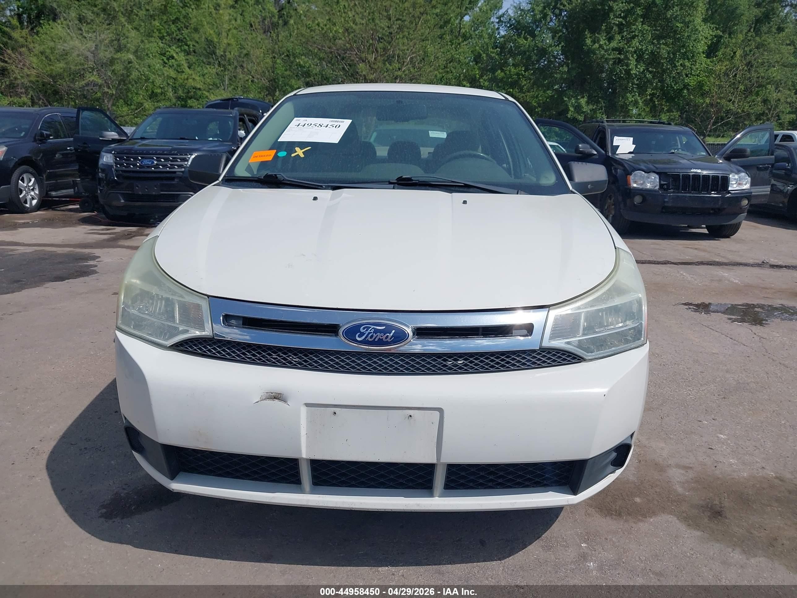 2010 Ford Focus Se White vin: 1FAHP3FN1AW299229