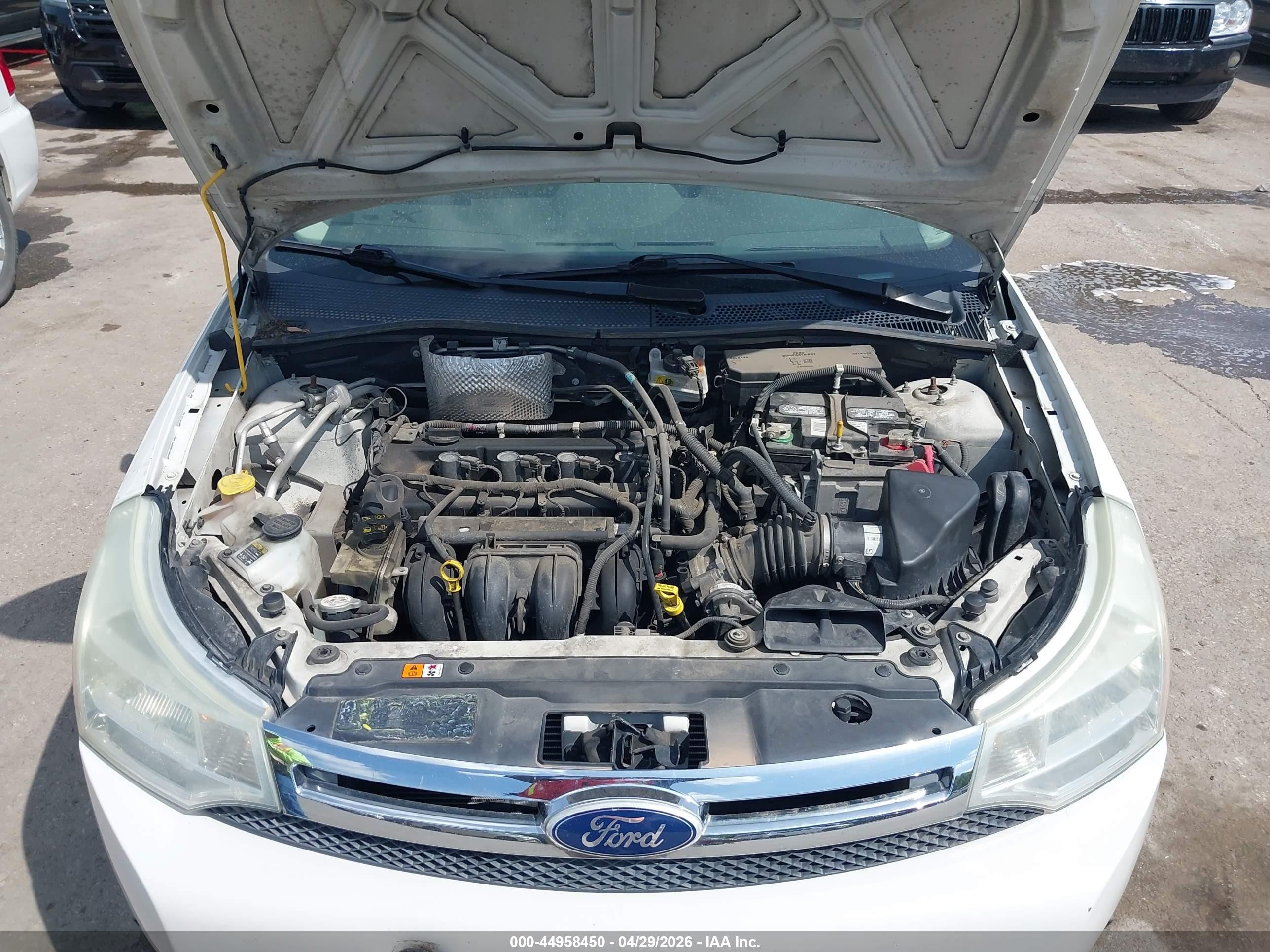 2010 Ford Focus Se White vin: 1FAHP3FN1AW299229