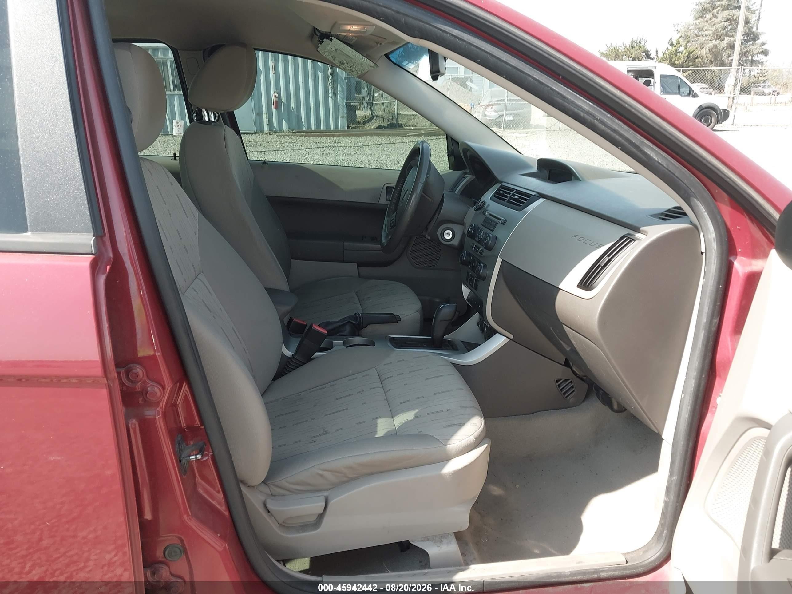 2011 Ford Focus Se Red vin: 1FAHP3FN1BW107325
