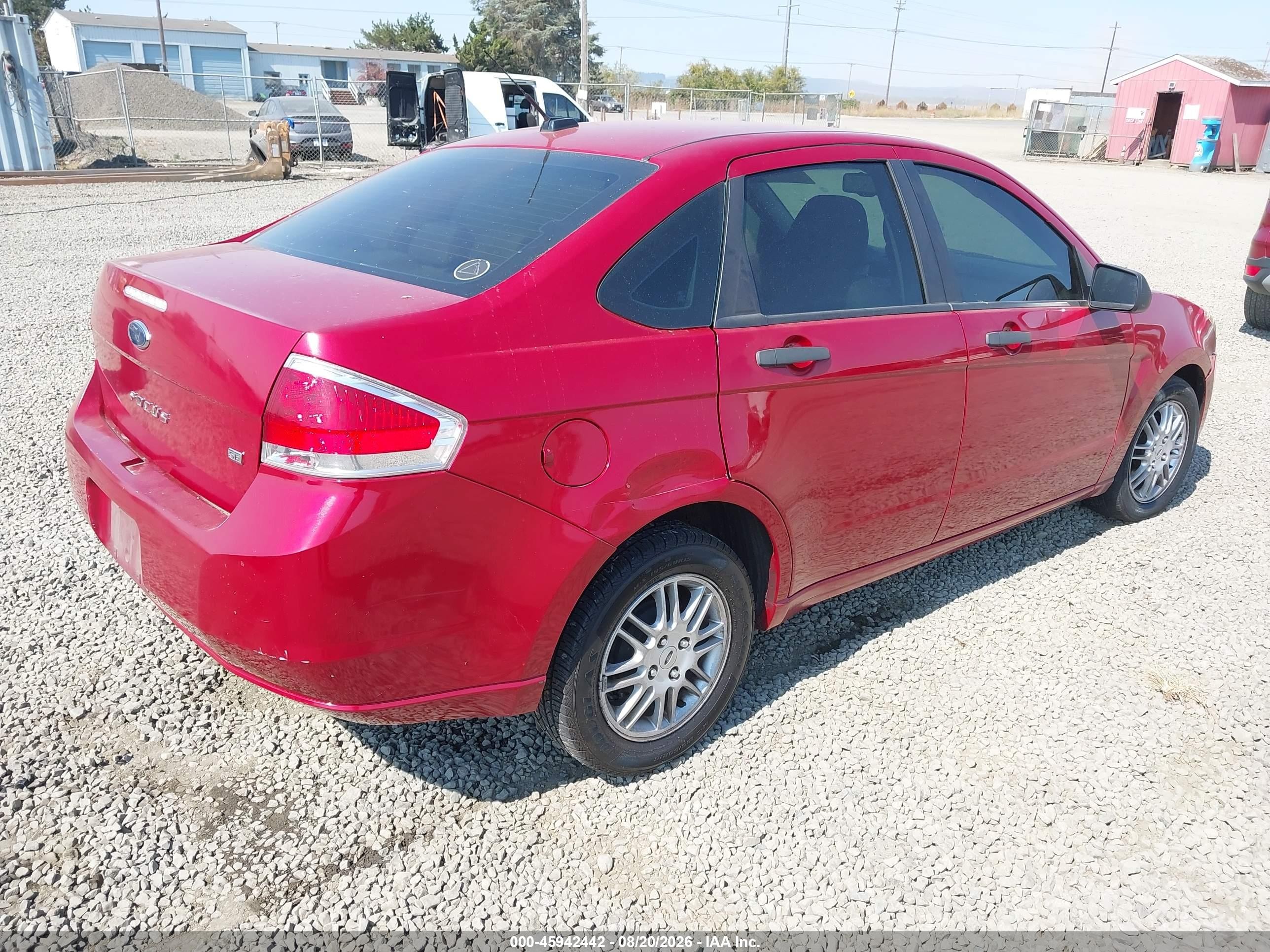 2011 Ford Focus Se Red vin: 1FAHP3FN1BW107325