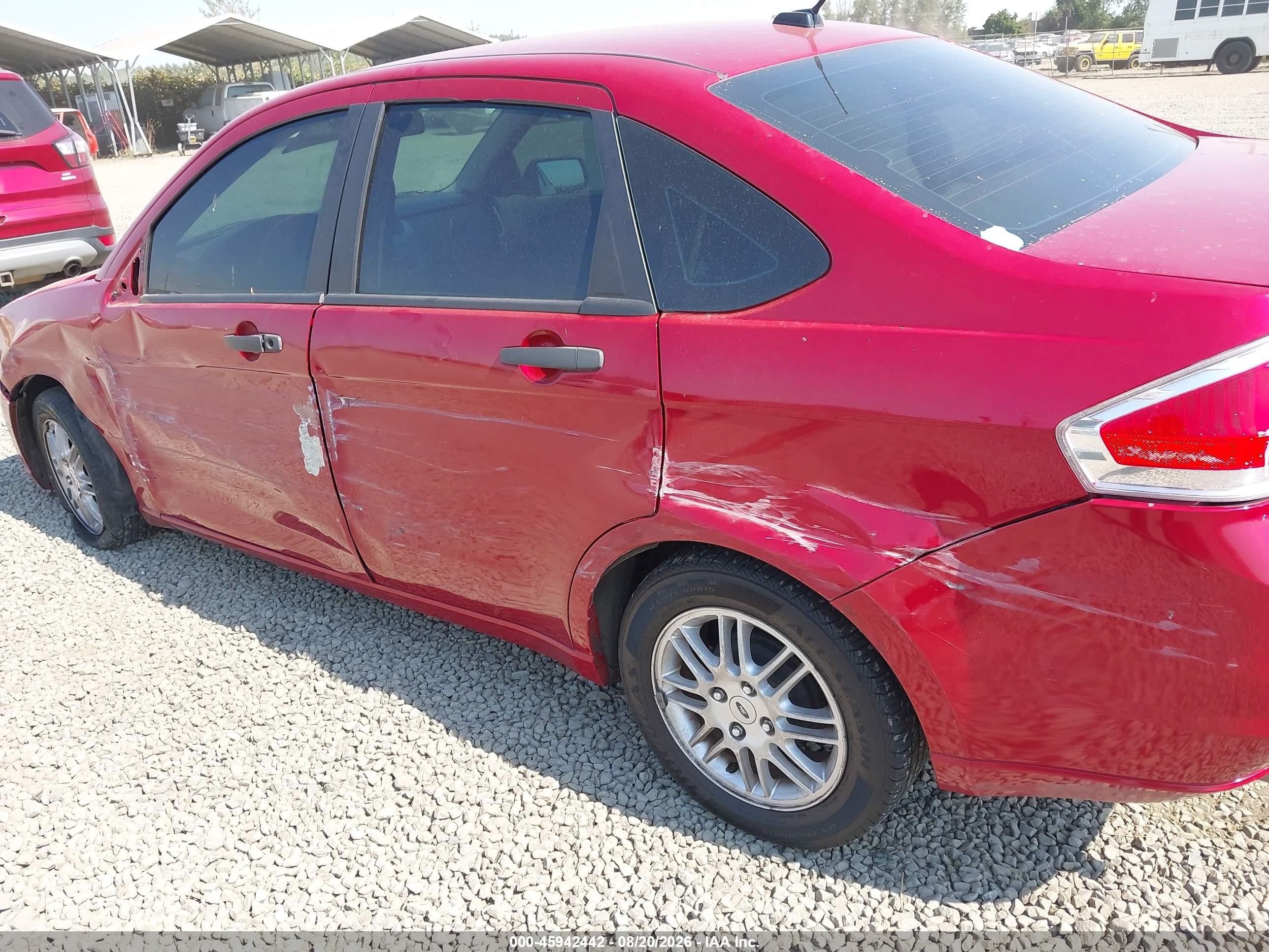 2011 Ford Focus Se Red vin: 1FAHP3FN1BW107325