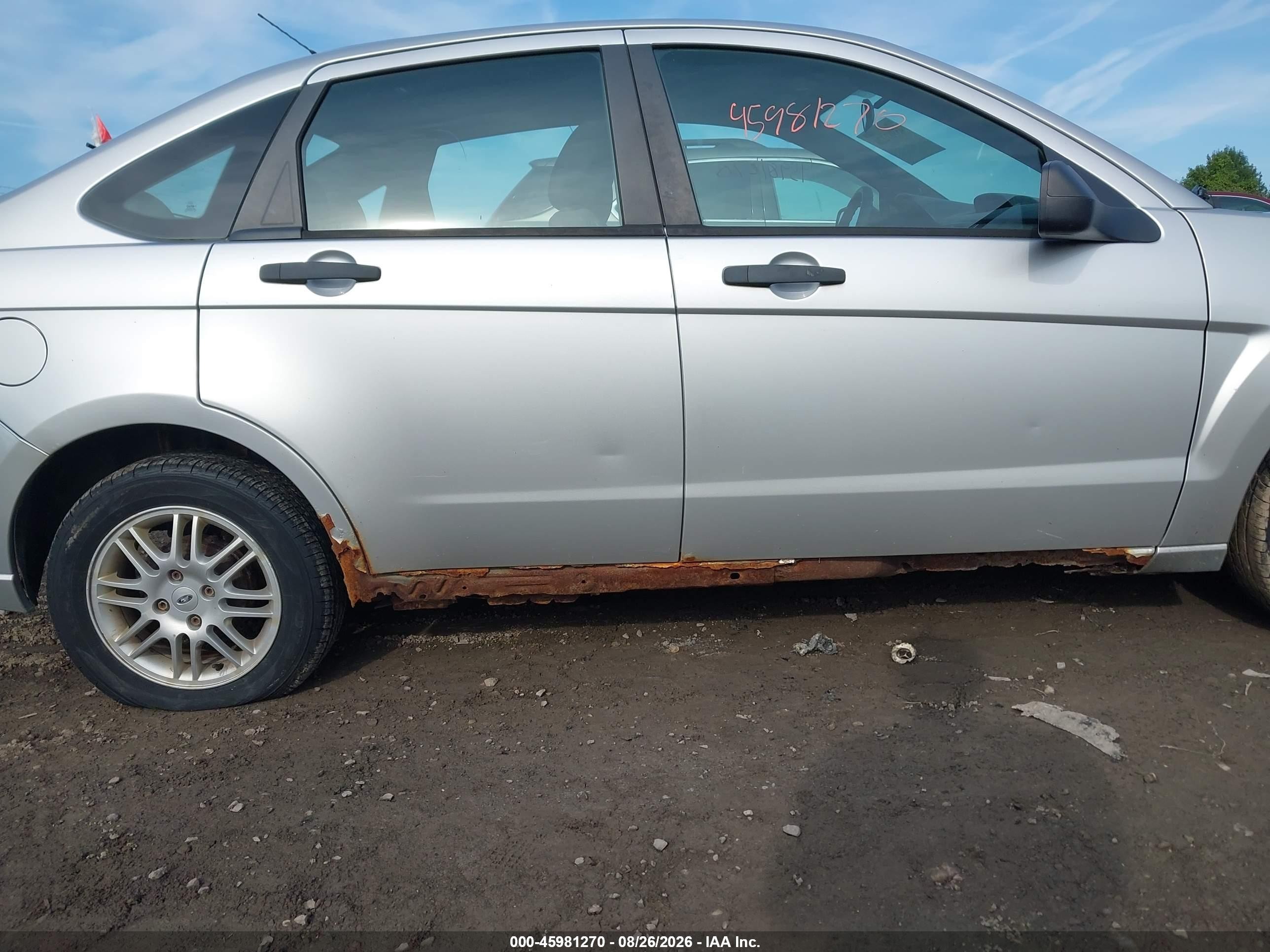2011 Ford Focus Se Silver vin: 1FAHP3FN1BW121435