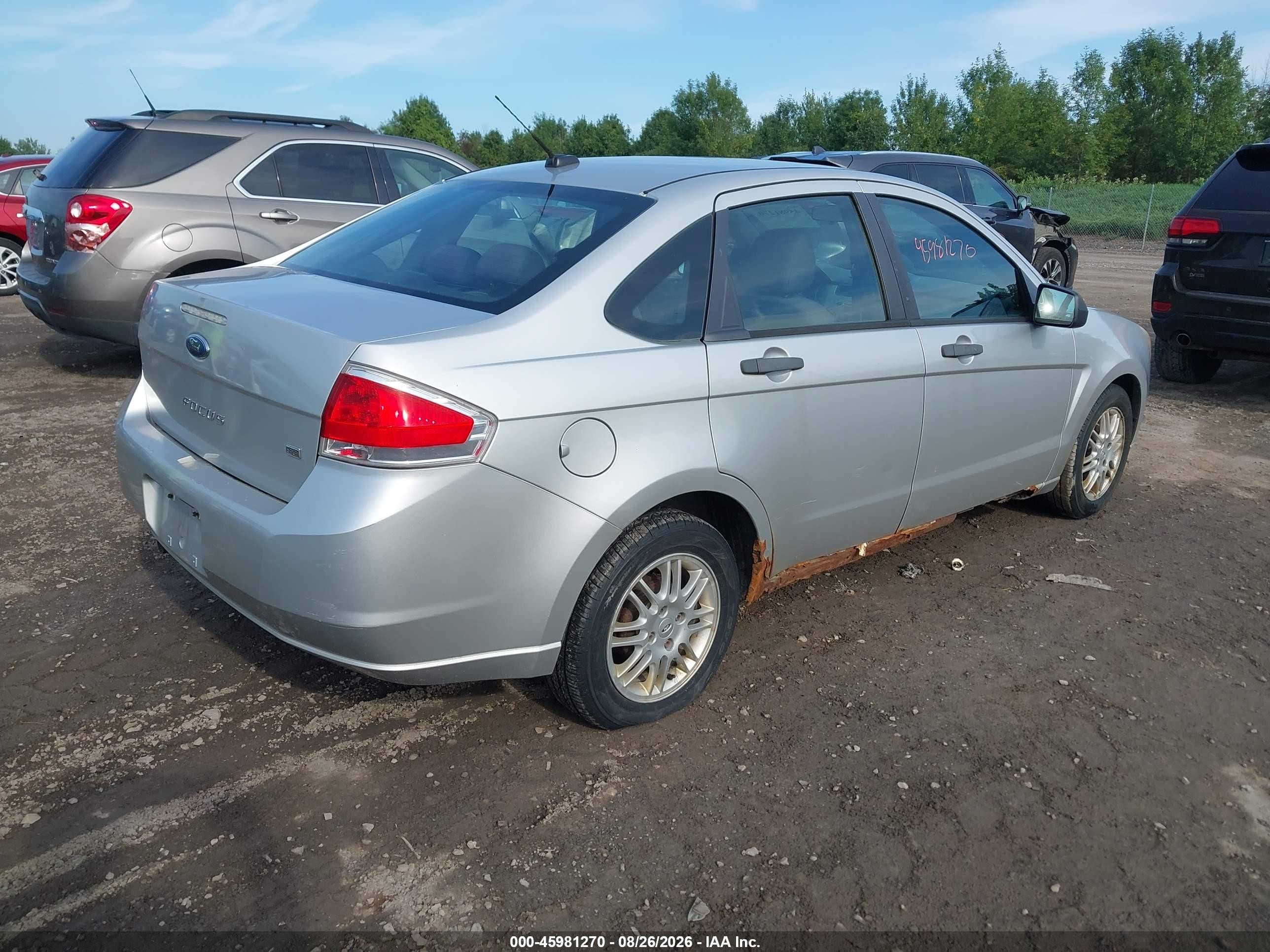 2011 Ford Focus Se Silver vin: 1FAHP3FN1BW121435