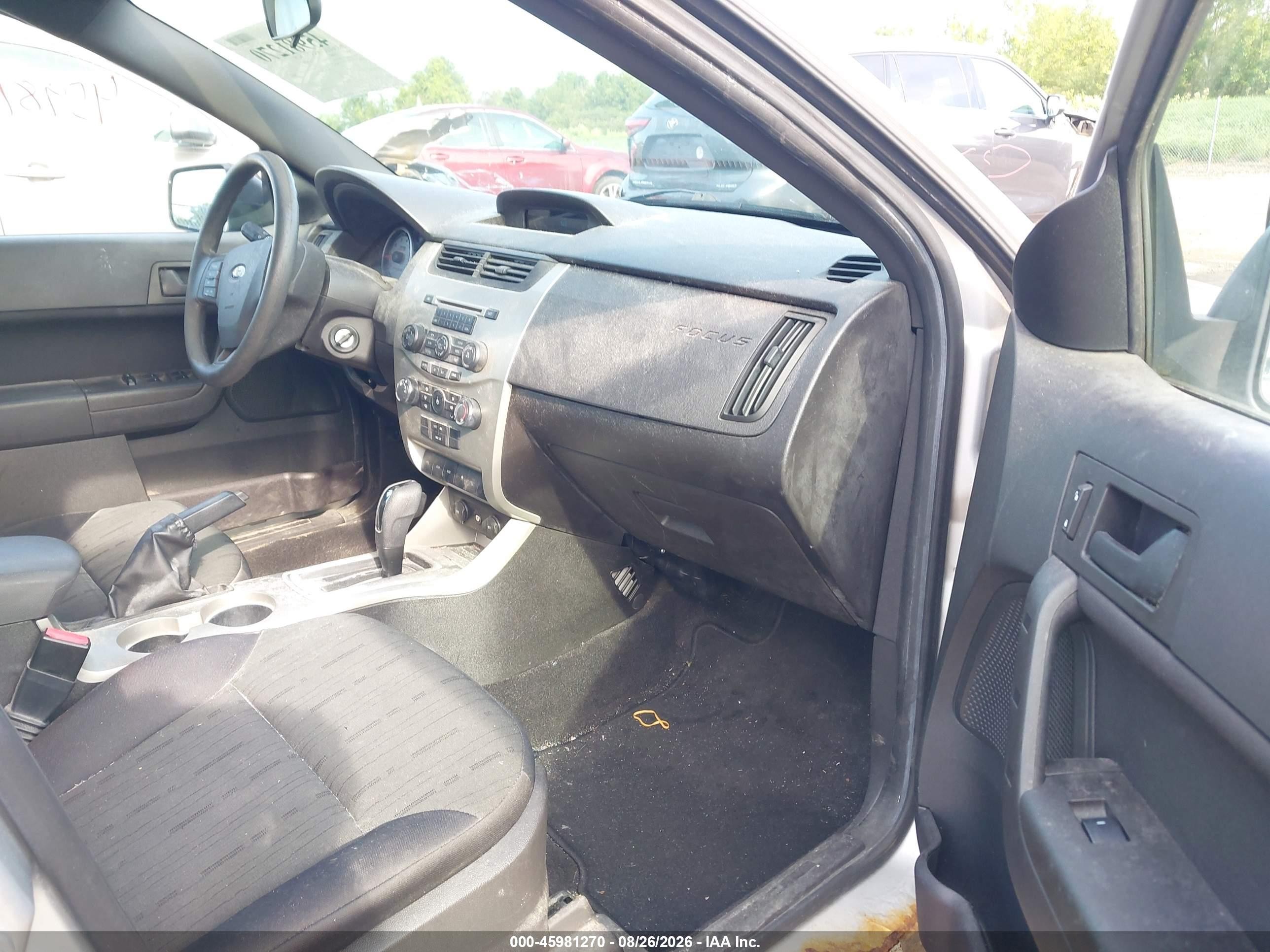 2011 Ford Focus Se Silver vin: 1FAHP3FN1BW121435