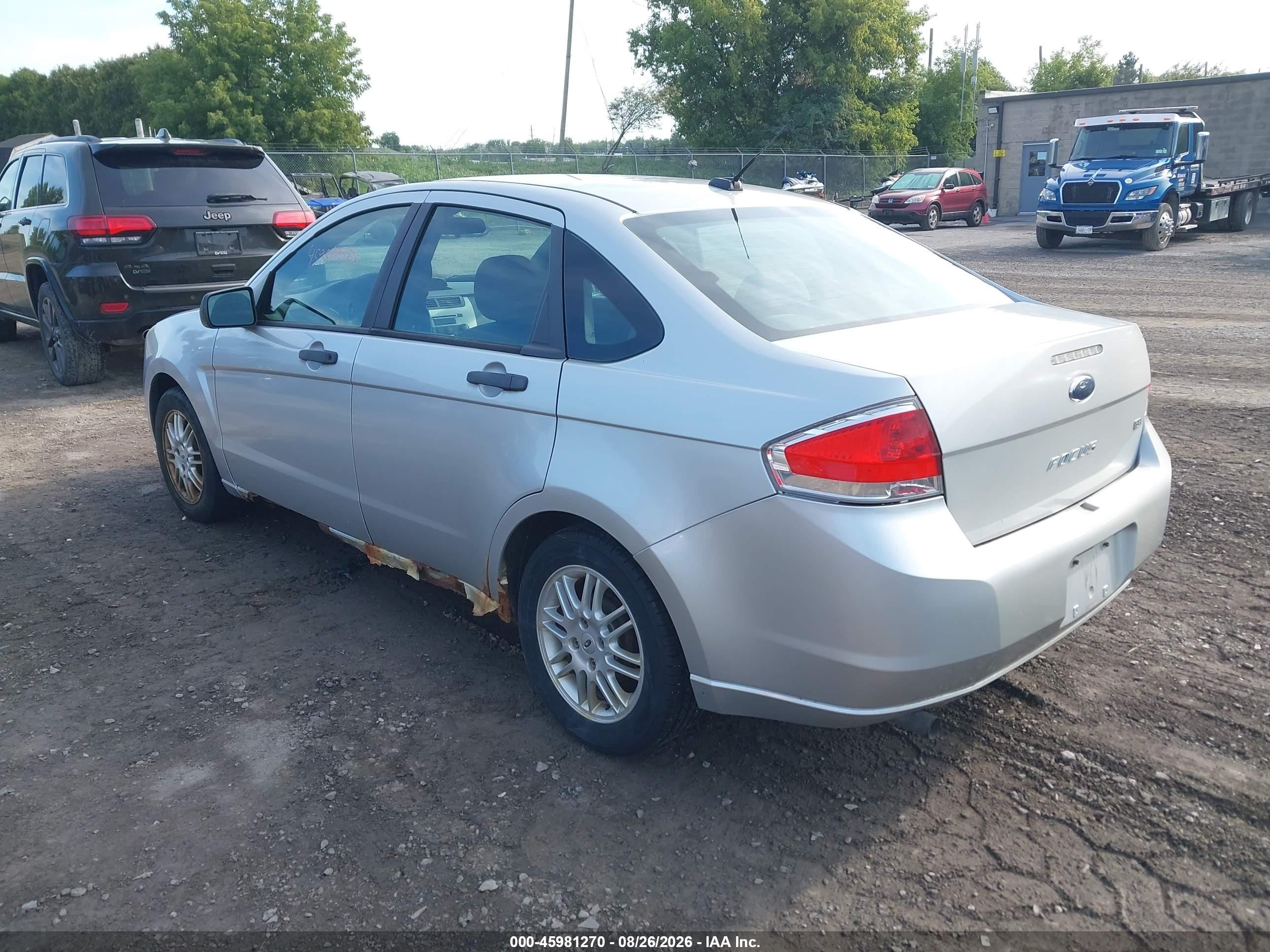 2011 Ford Focus Se Silver vin: 1FAHP3FN1BW121435