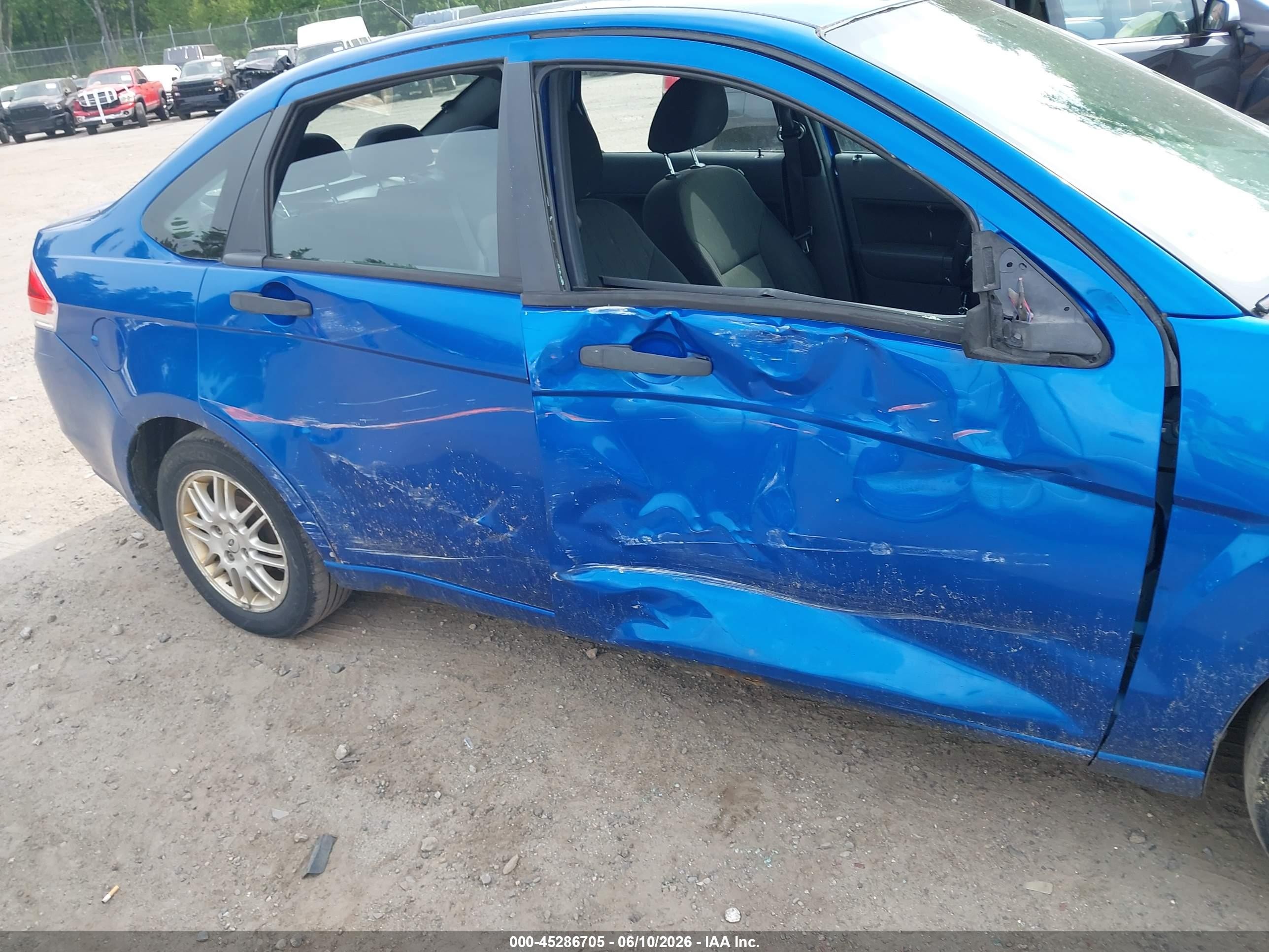 2011 Ford Focus Se Blue vin: 1FAHP3FN1BW132323