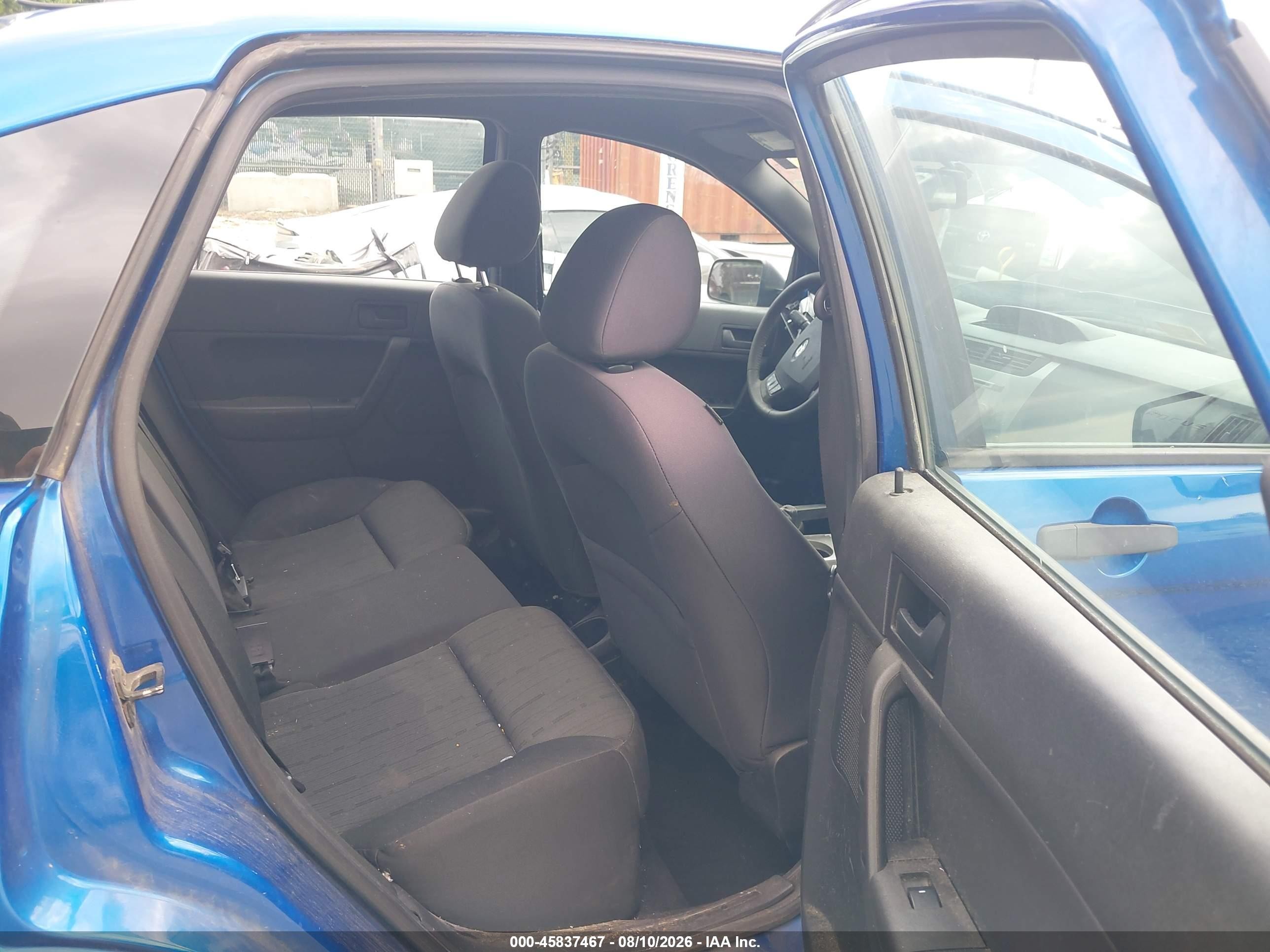 2011 Ford Focus Se Blue vin: 1FAHP3FN1BW160171