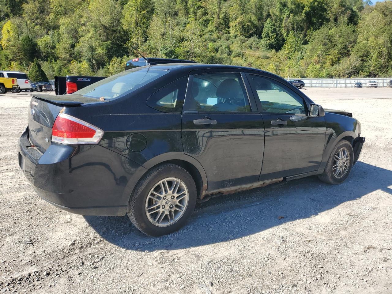 2011 Ford Focus Se Черный vin: 1FAHP3FN1BW195566