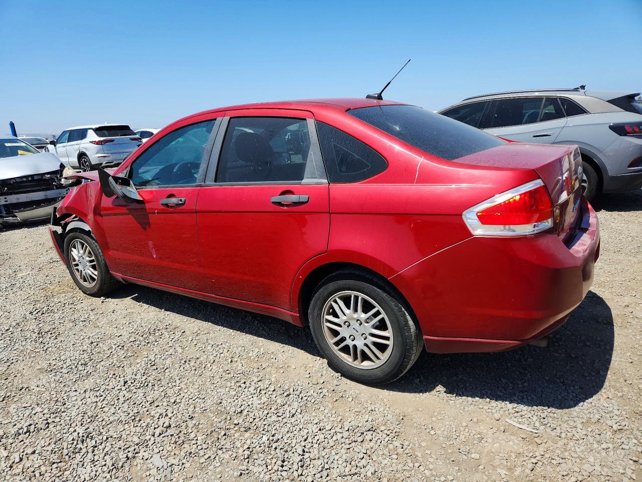 2010 Ford Focus Se Red vin: 1FAHP3FN2AW114153