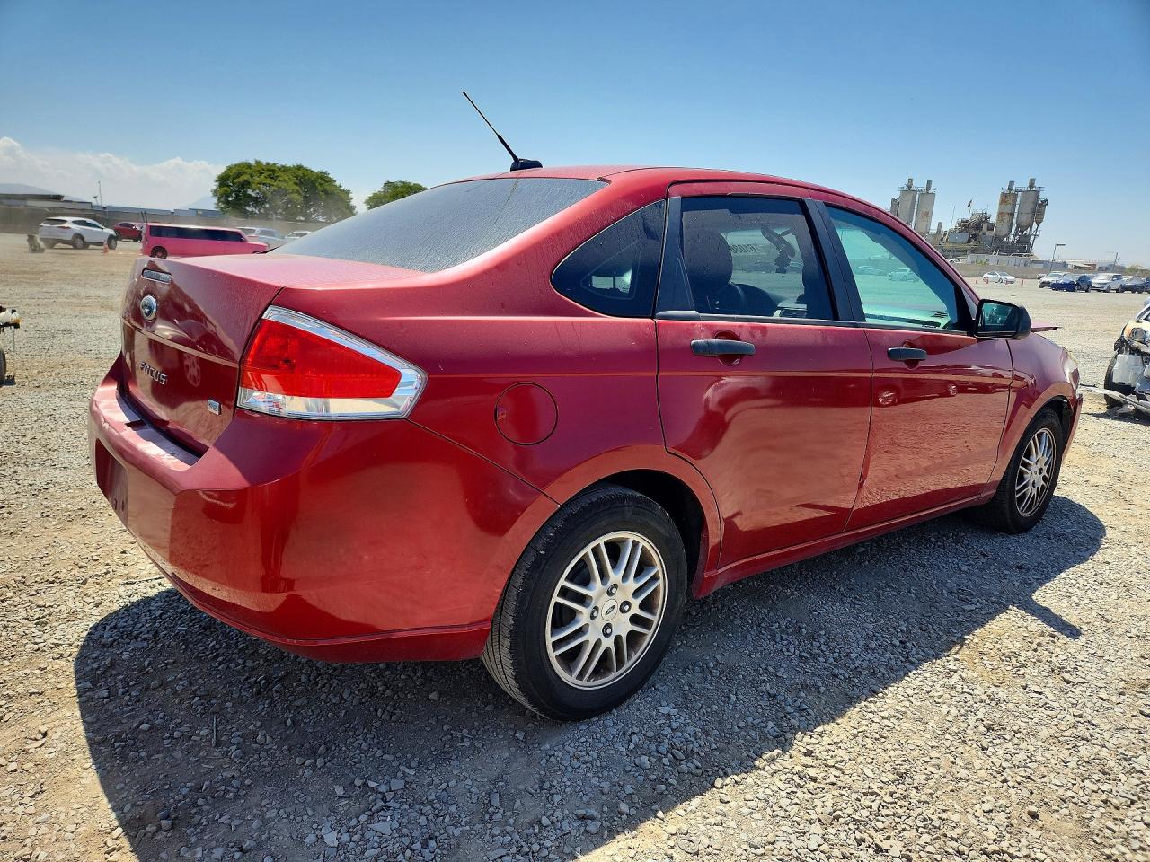 2010 Ford Focus Se Red vin: 1FAHP3FN2AW114153