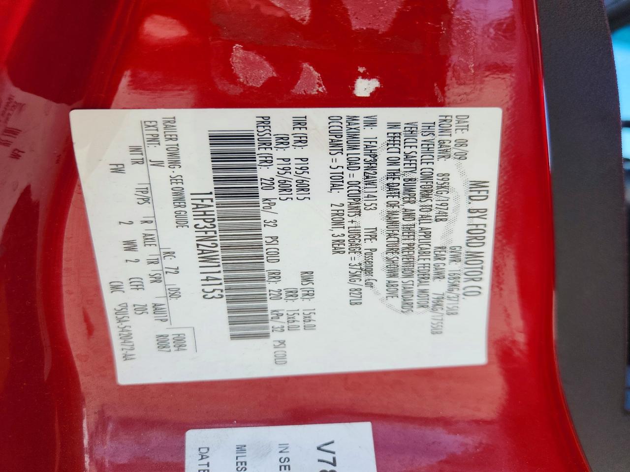2010 Ford Focus Se Red vin: 1FAHP3FN2AW114153