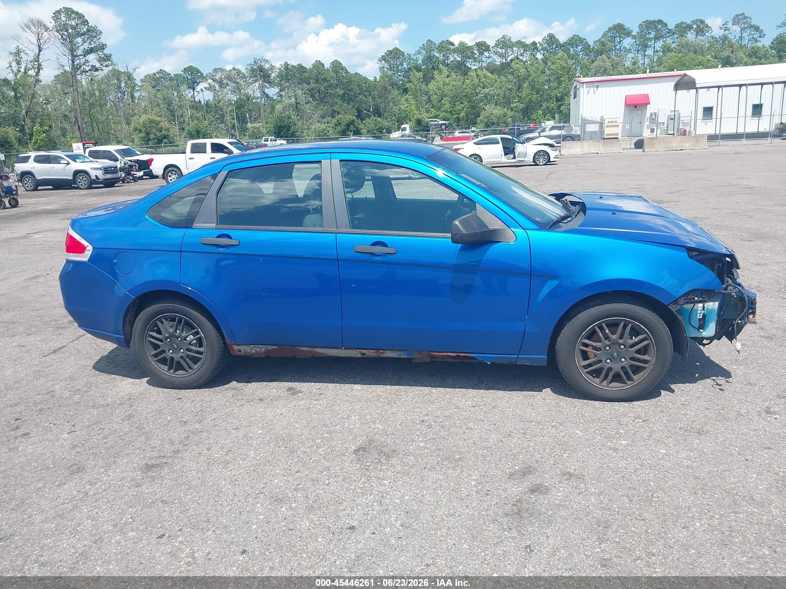 2010 Ford Focus Se Blue vin: 1FAHP3FN2AW136590