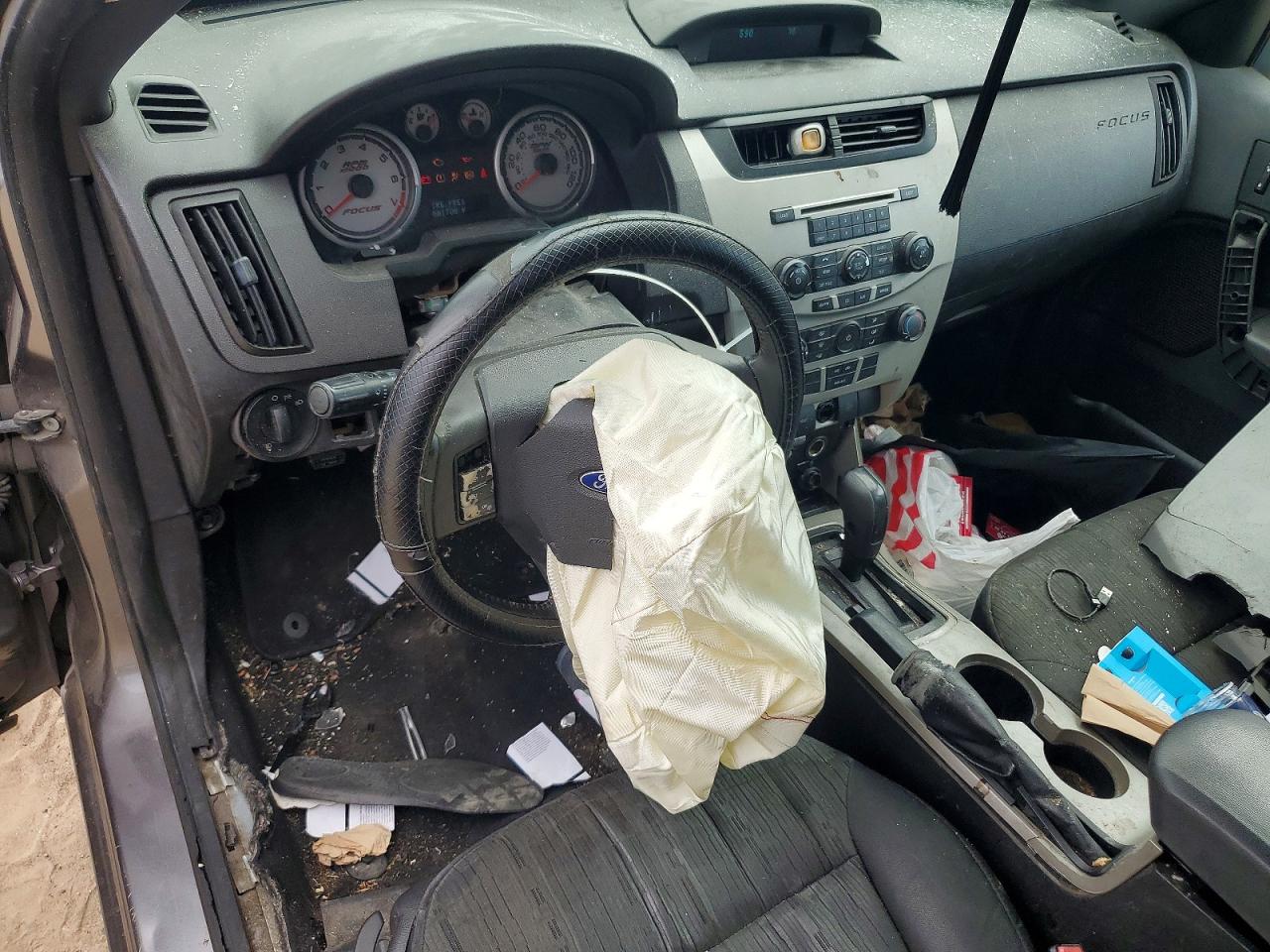 2010 Ford Focus Se Угольный vin: 1FAHP3FN2AW149033