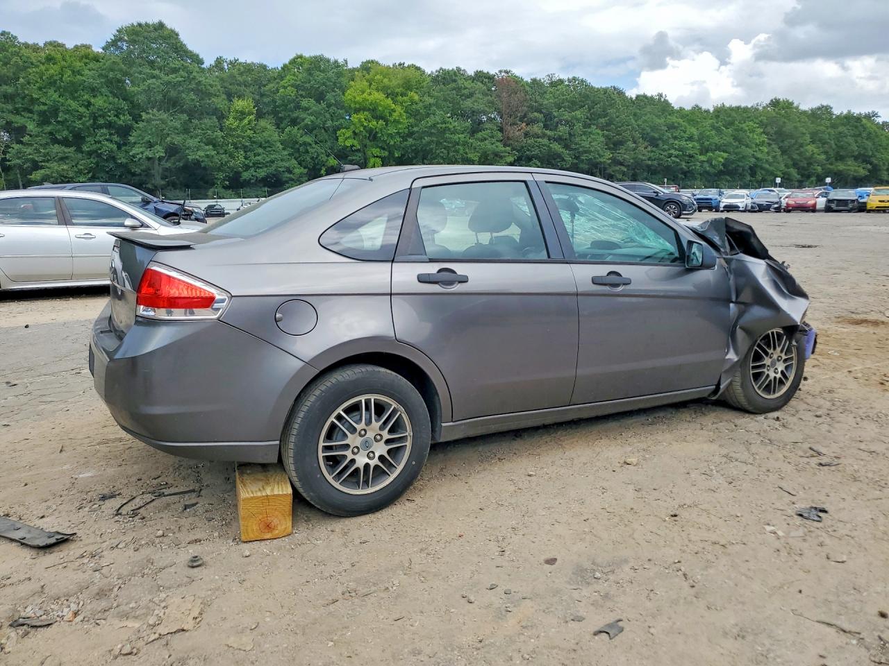 2010 Ford Focus Se Угольный vin: 1FAHP3FN2AW149033
