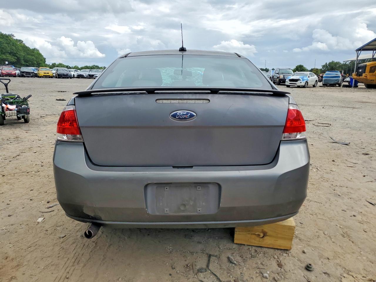 2010 Ford Focus Se Угольный vin: 1FAHP3FN2AW149033