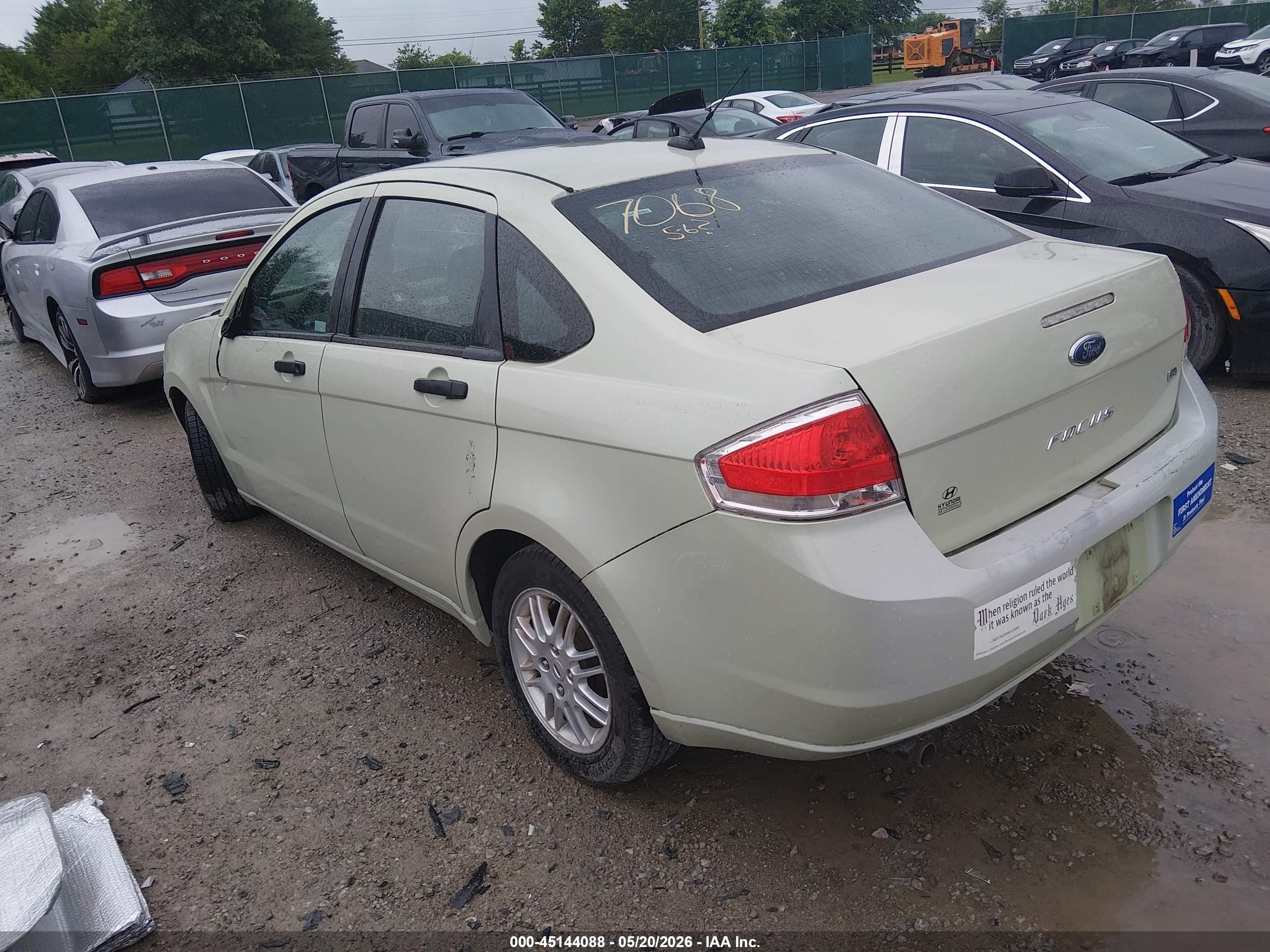 2010 Ford Focus Se Зеленый vin: 1FAHP3FN2AW187068