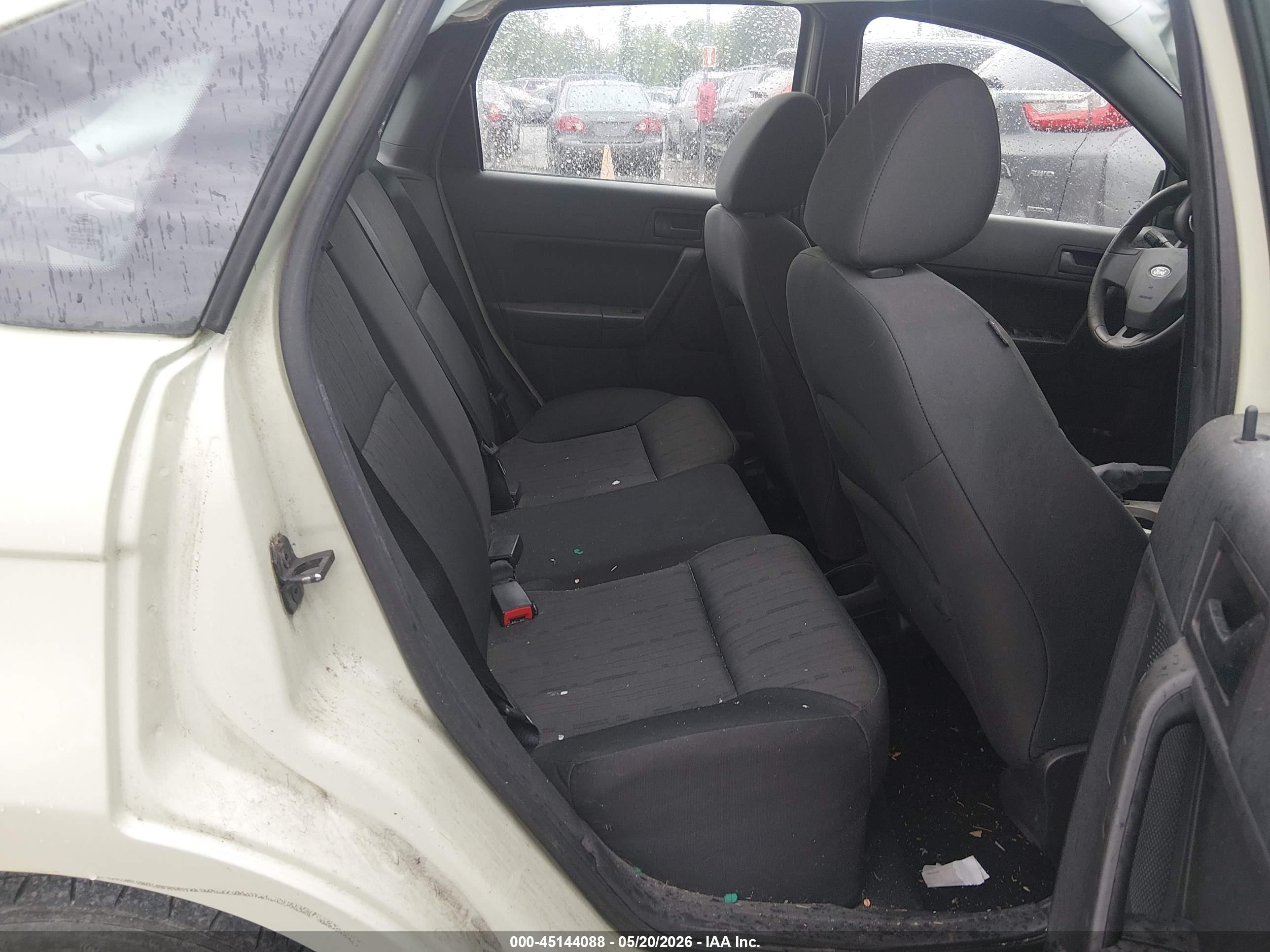2010 Ford Focus Se Зеленый vin: 1FAHP3FN2AW187068