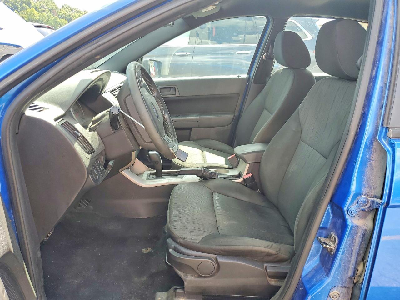 2010 Ford Focus Se Blue vin: 1FAHP3FN2AW205326