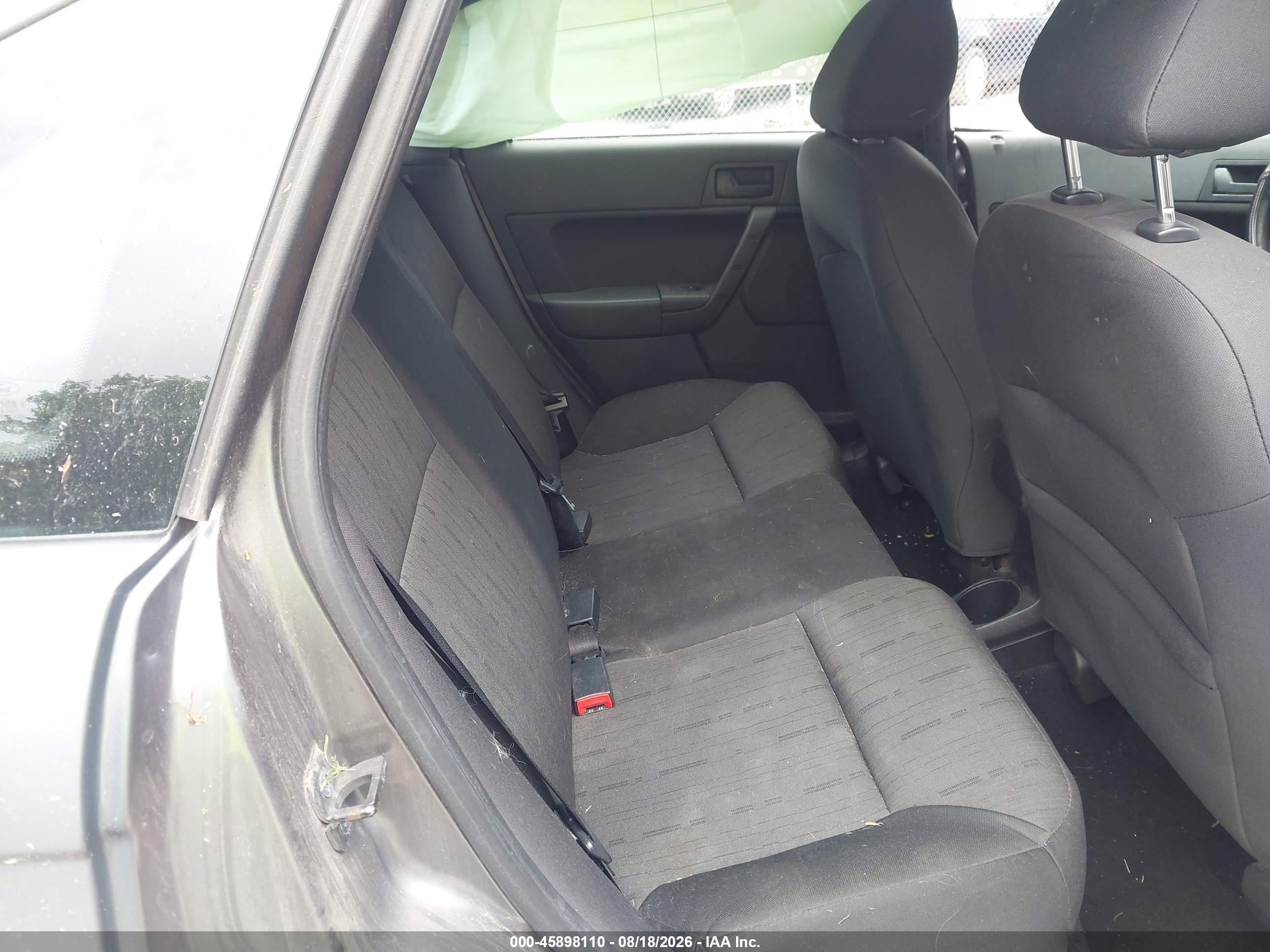 2010 Ford Focus Se Серый vin: 1FAHP3FN2AW210106