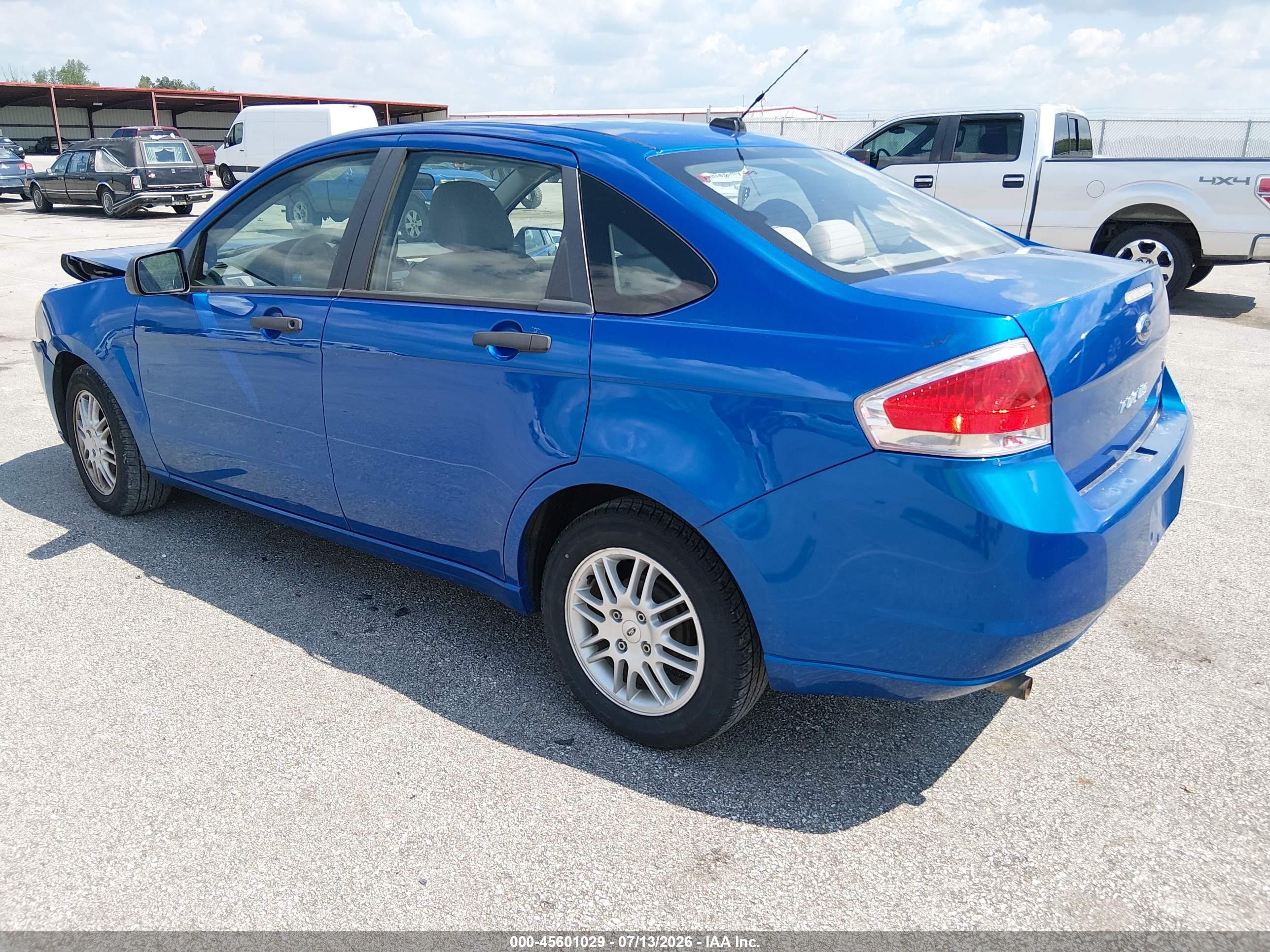 2010 Ford Focus Se Blue vin: 1FAHP3FN2AW261847