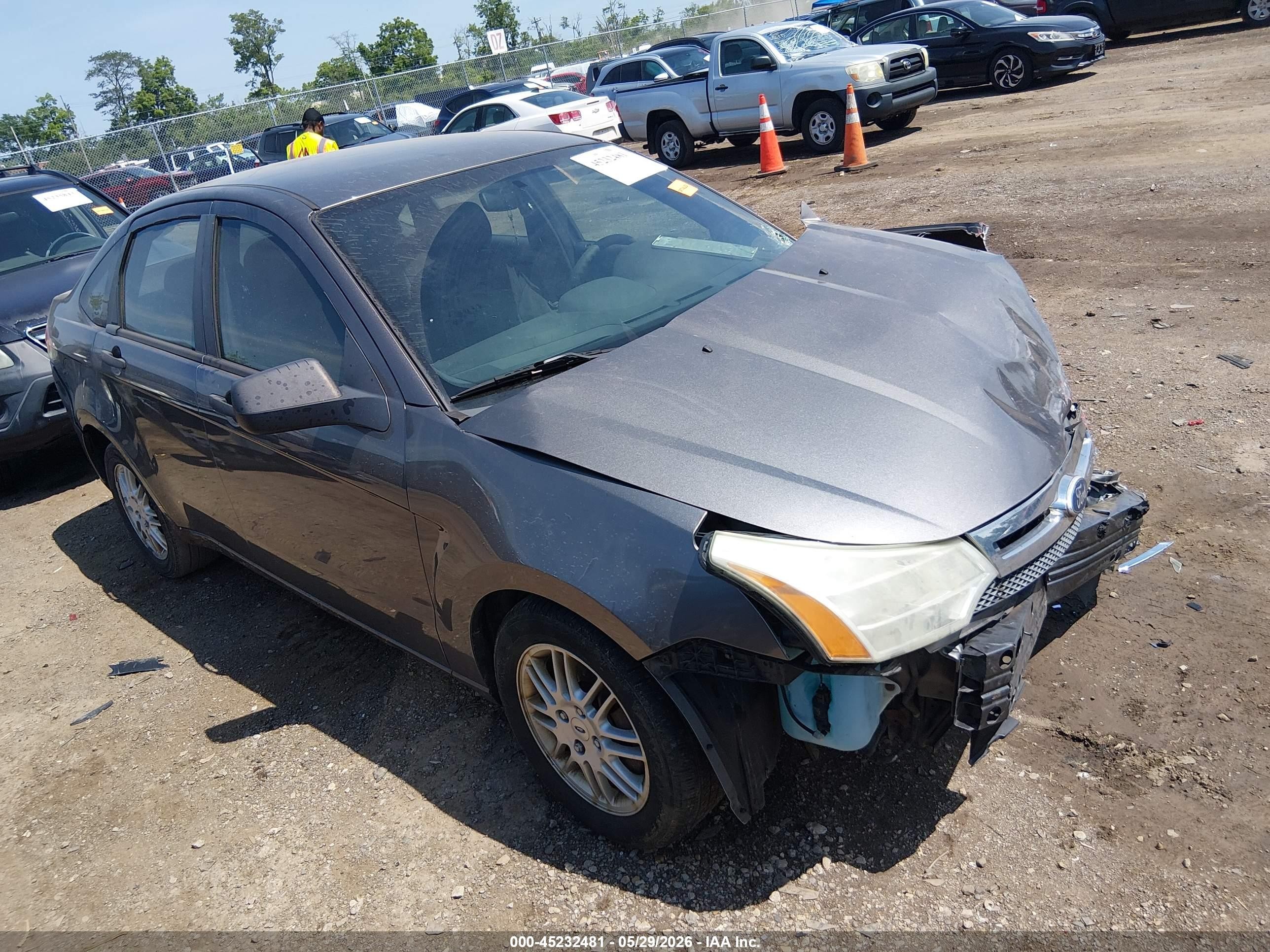 2010 Ford Focus Se Gray vin: 1FAHP3FN2AW278843
