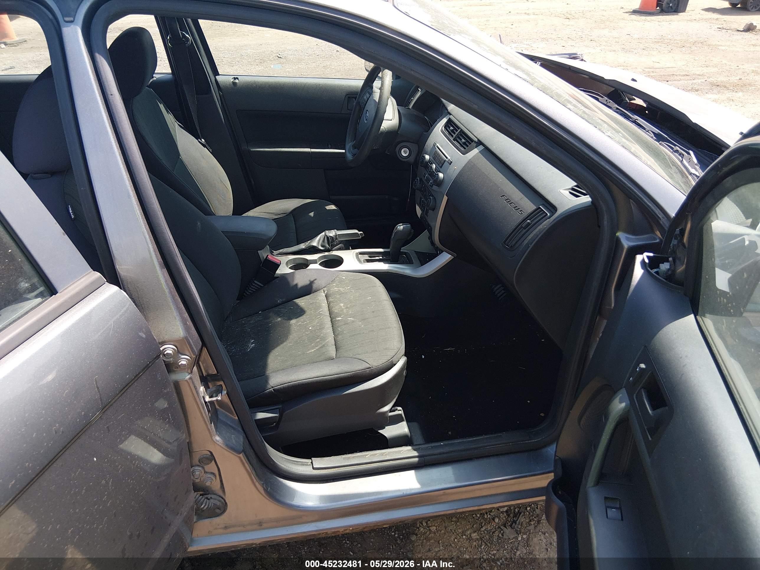 2010 Ford Focus Se Gray vin: 1FAHP3FN2AW278843
