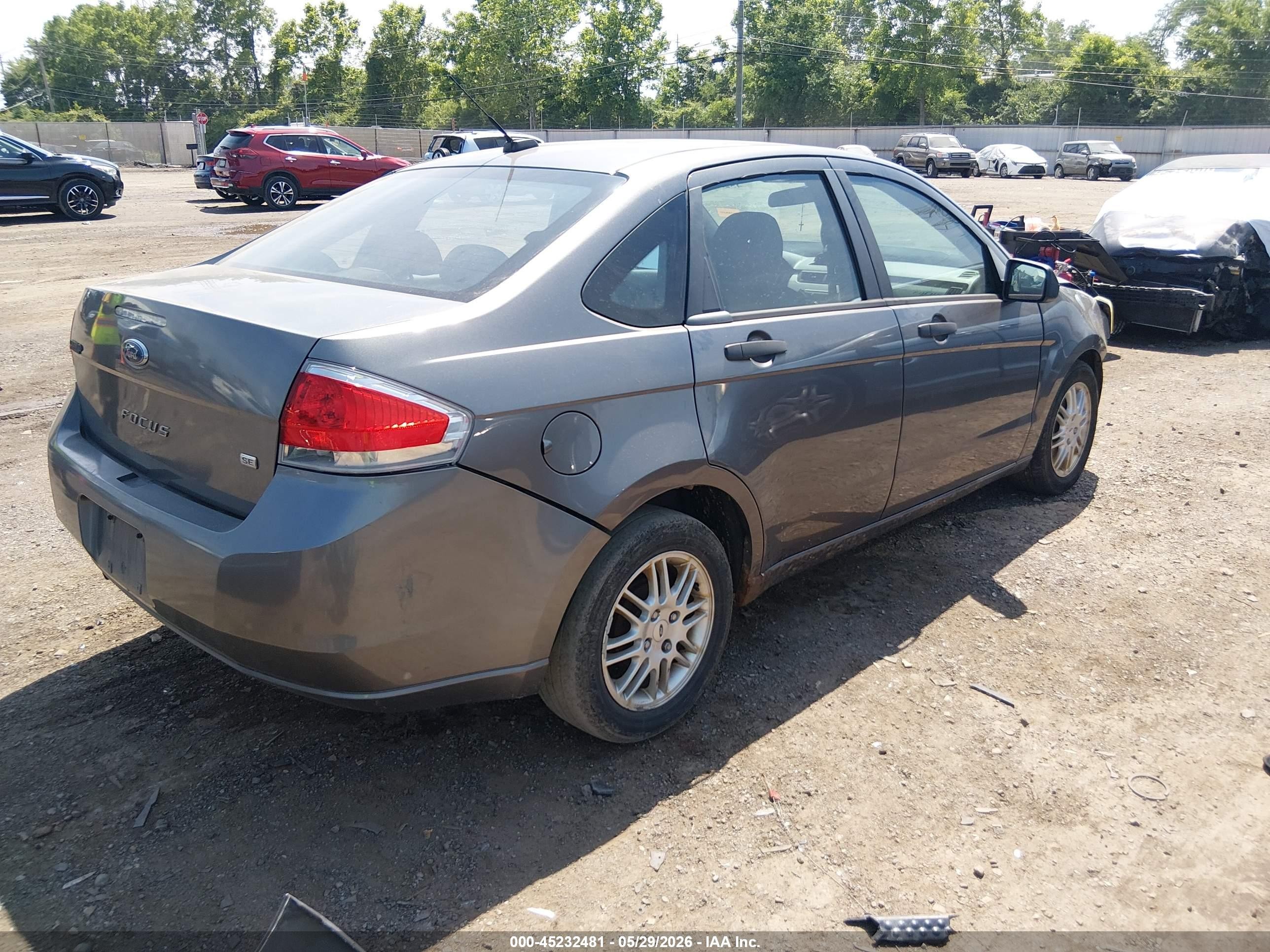 2010 Ford Focus Se Gray vin: 1FAHP3FN2AW278843
