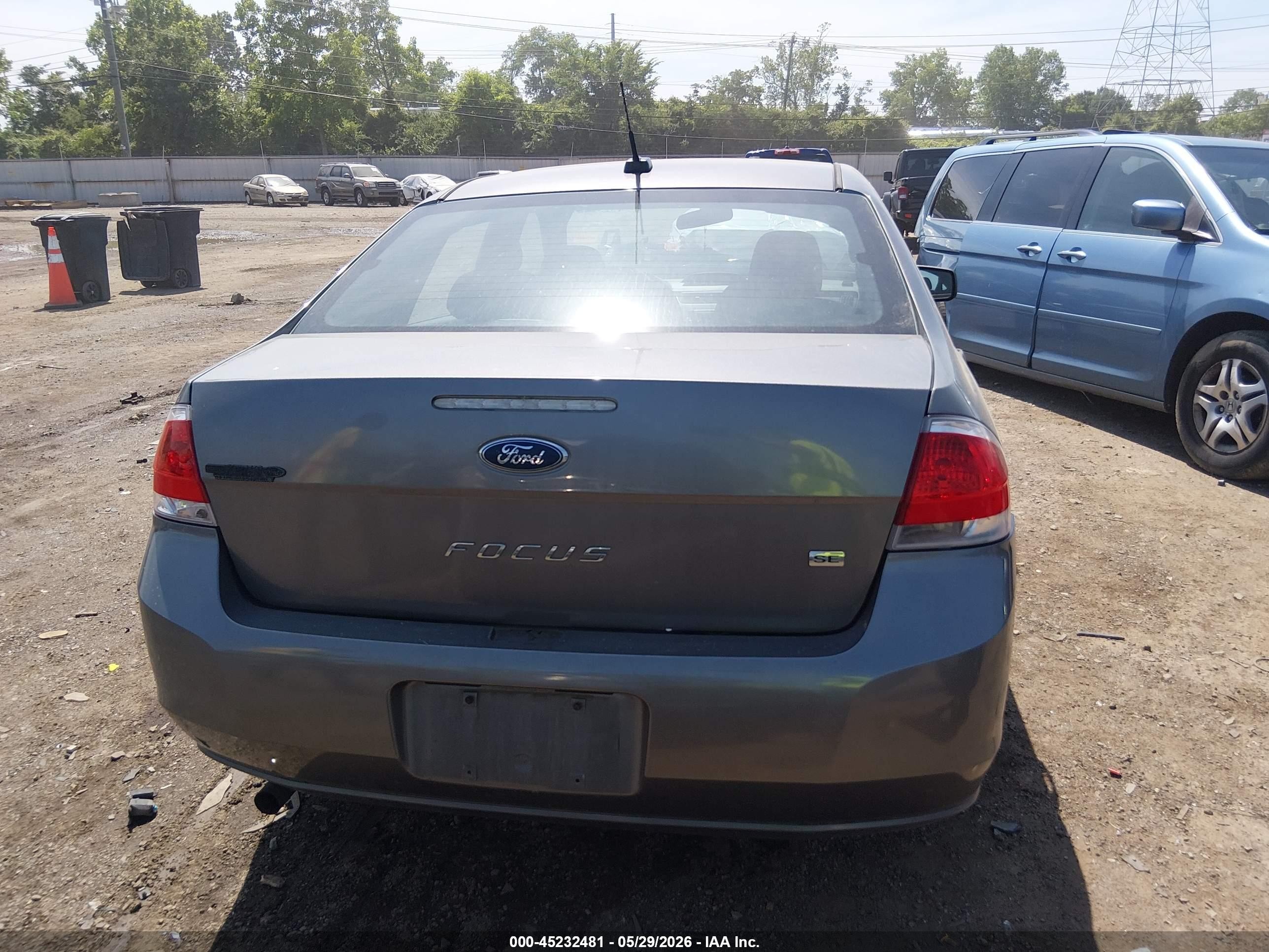 2010 Ford Focus Se Gray vin: 1FAHP3FN2AW278843