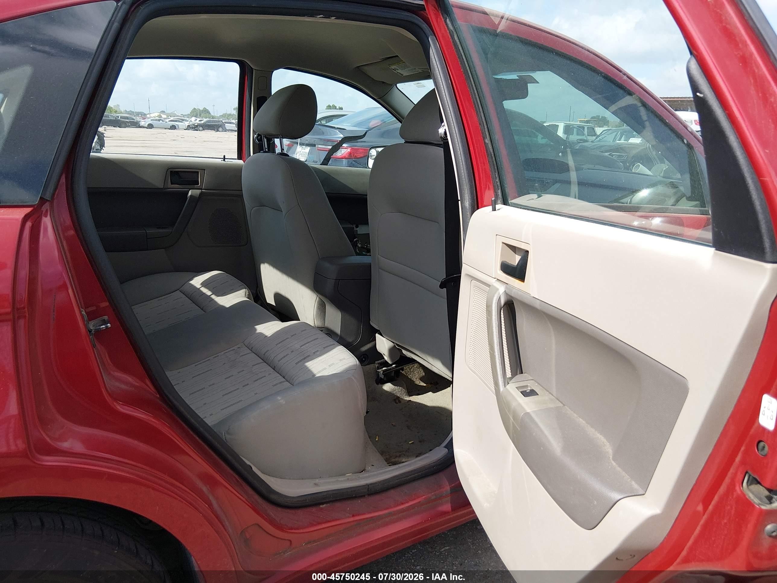 2010 Ford Focus Se Red vin: 1FAHP3FN2AW279460