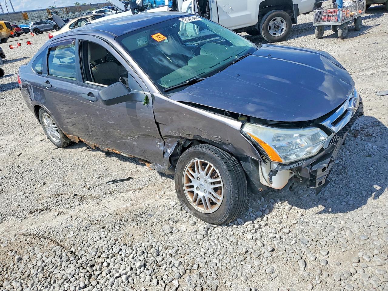2011 Ford Focus Se Silver vin: 1FAHP3FN2BW105986