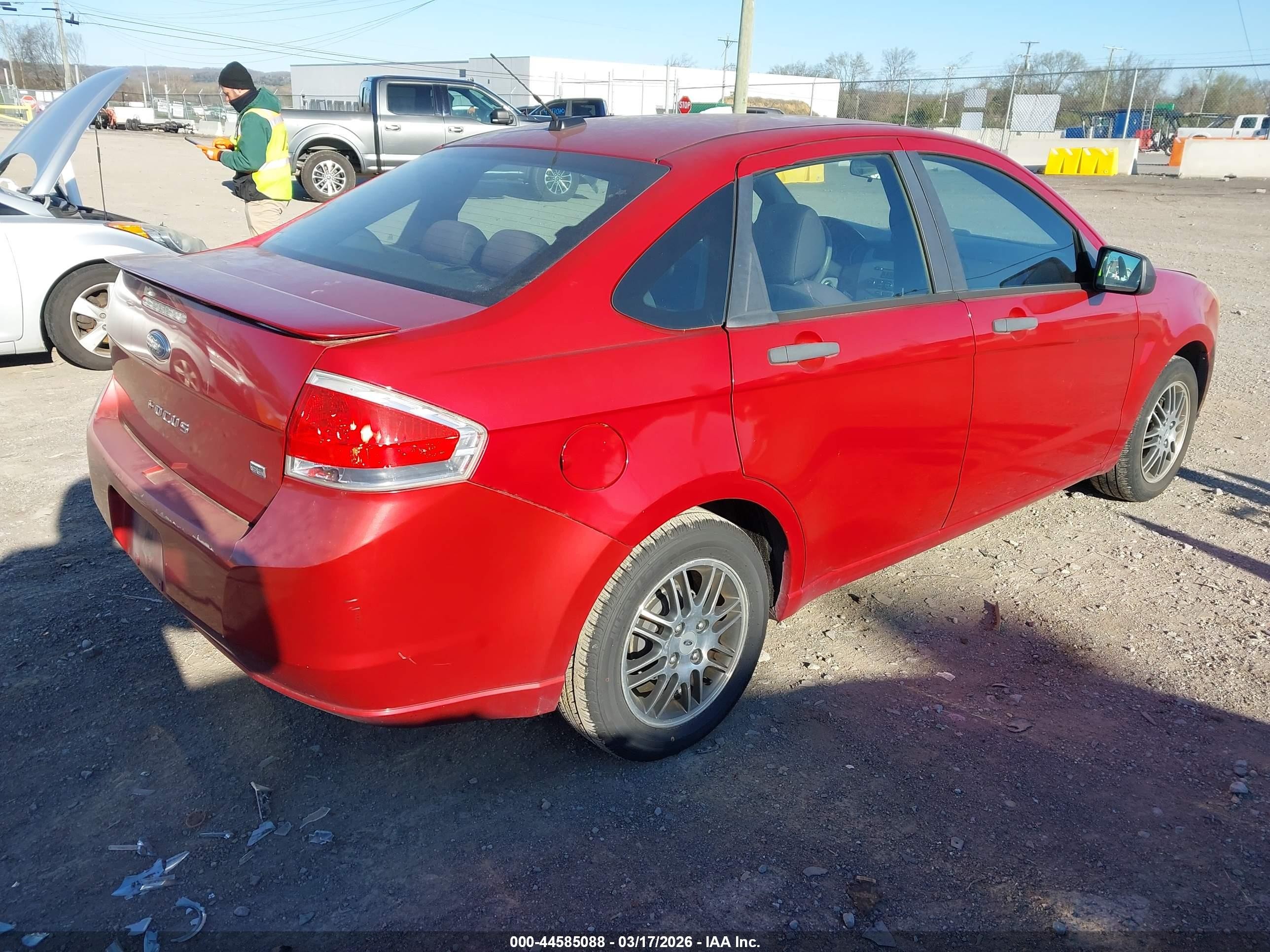 2011 Ford Focus Se Red vin: 1FAHP3FN2BW122514