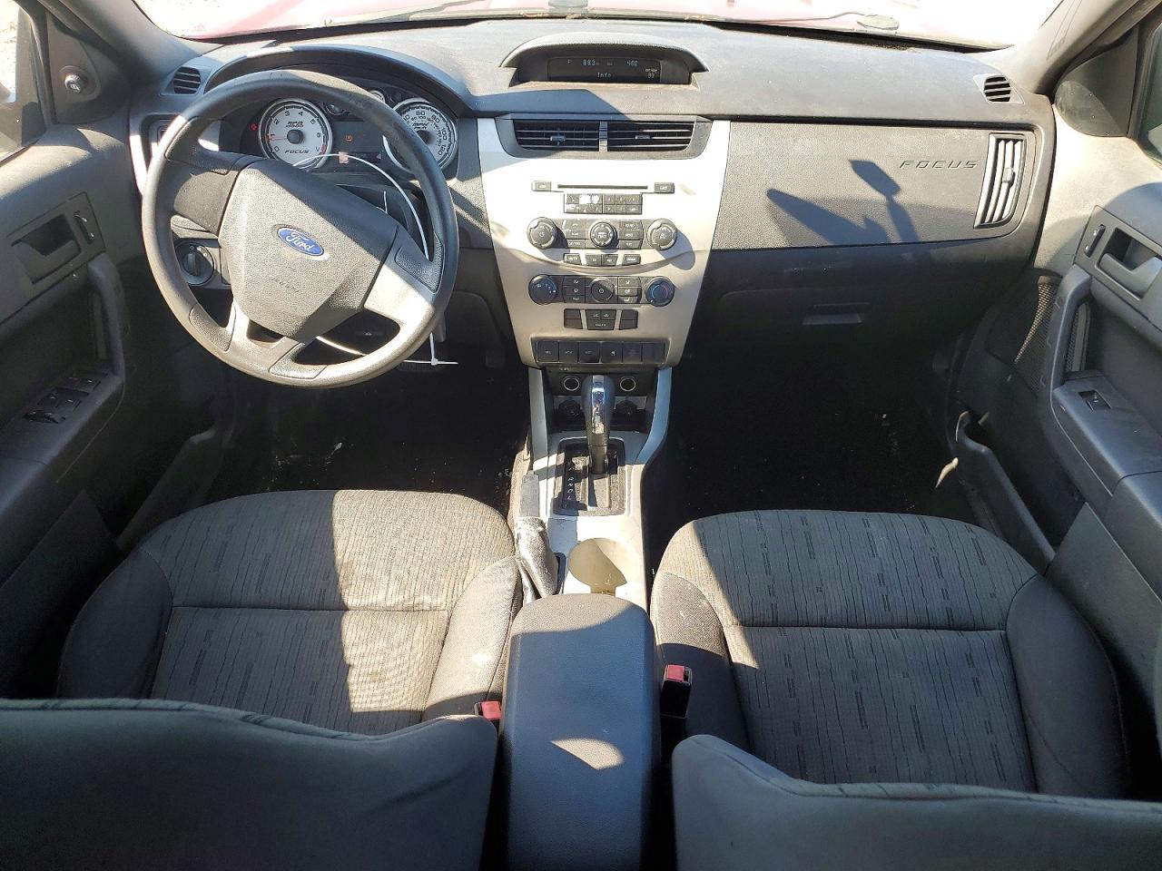 2011 Ford Focus Se Red vin: 1FAHP3FN2BW160678
