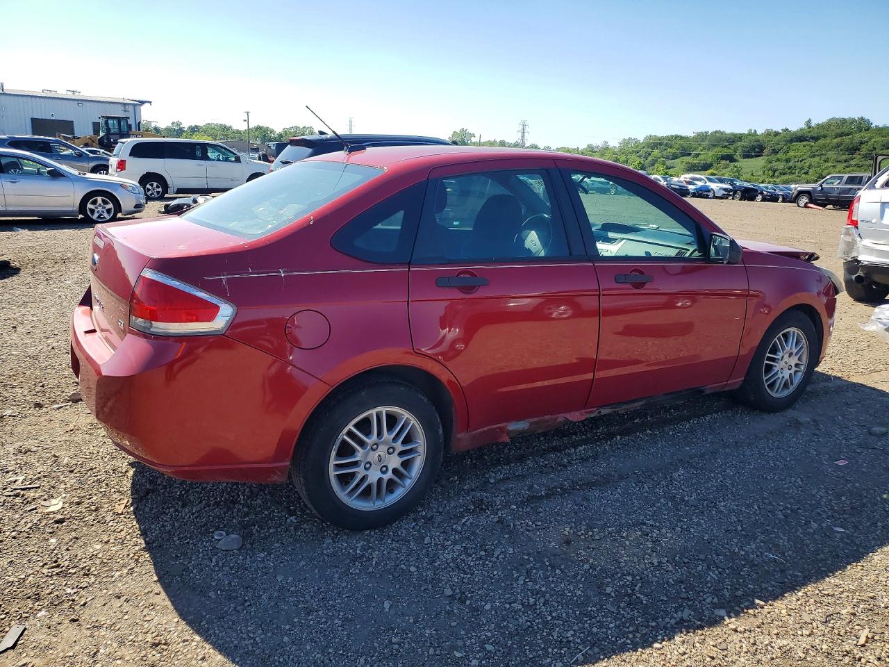 2011 Ford Focus Se Red vin: 1FAHP3FN2BW160678