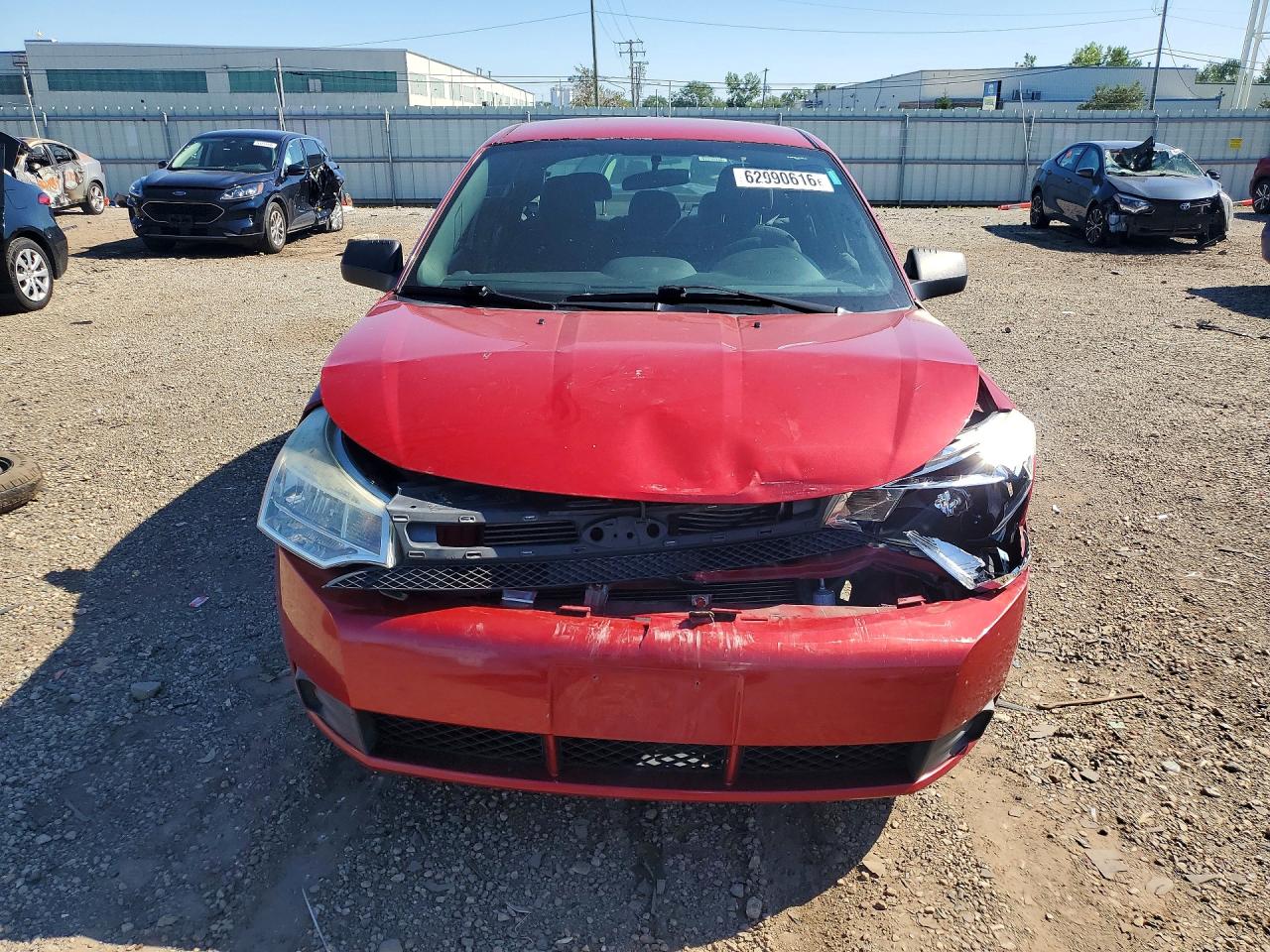 2011 Ford Focus Se Red vin: 1FAHP3FN2BW160678