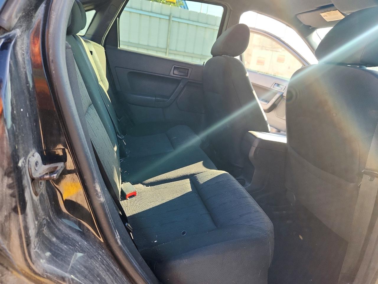 2011 Ford Focus Se Black vin: 1FAHP3FN2BW160860