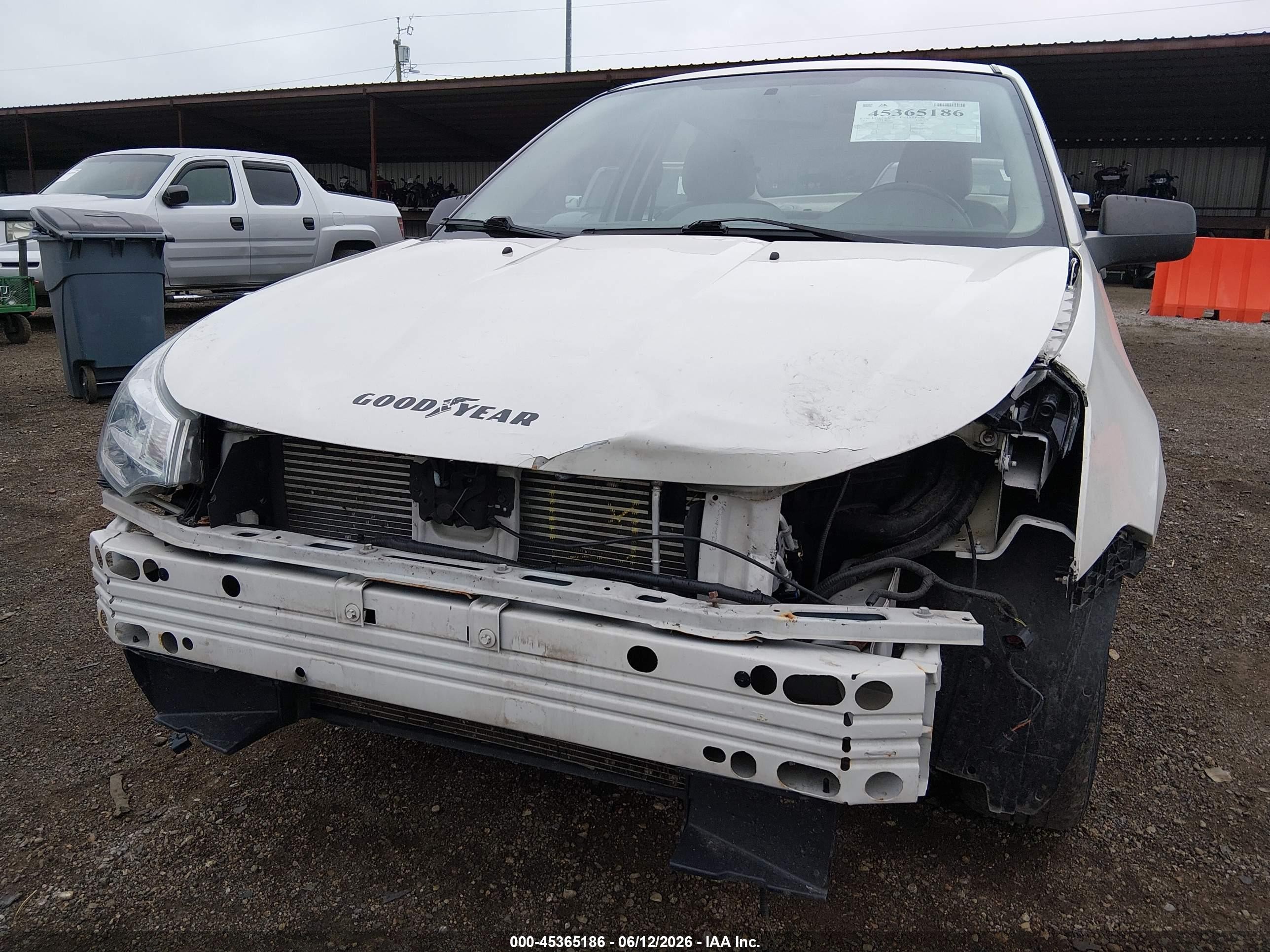 2011 Ford Focus Se White vin: 1FAHP3FN2BW195396