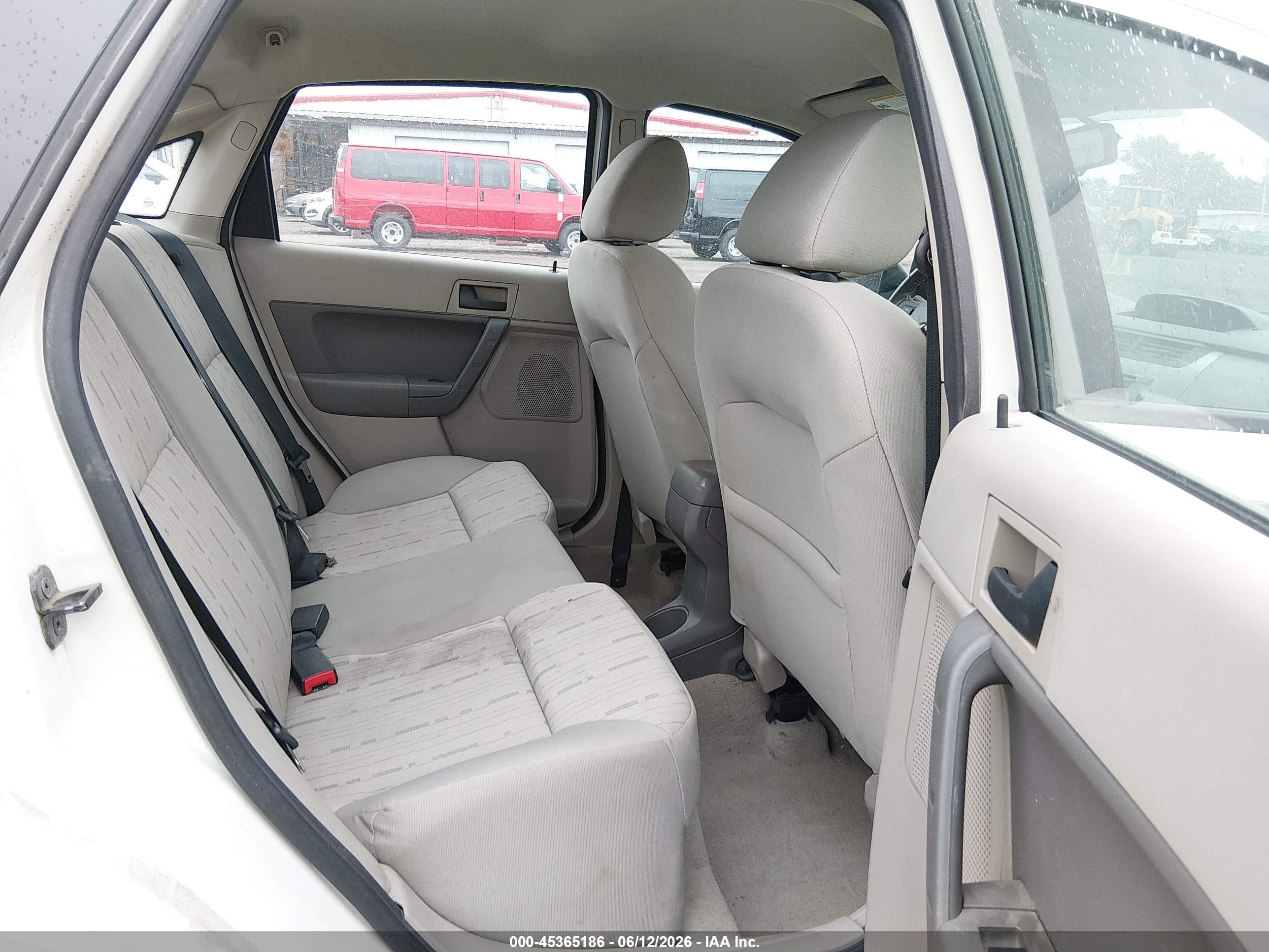 2011 Ford Focus Se White vin: 1FAHP3FN2BW195396