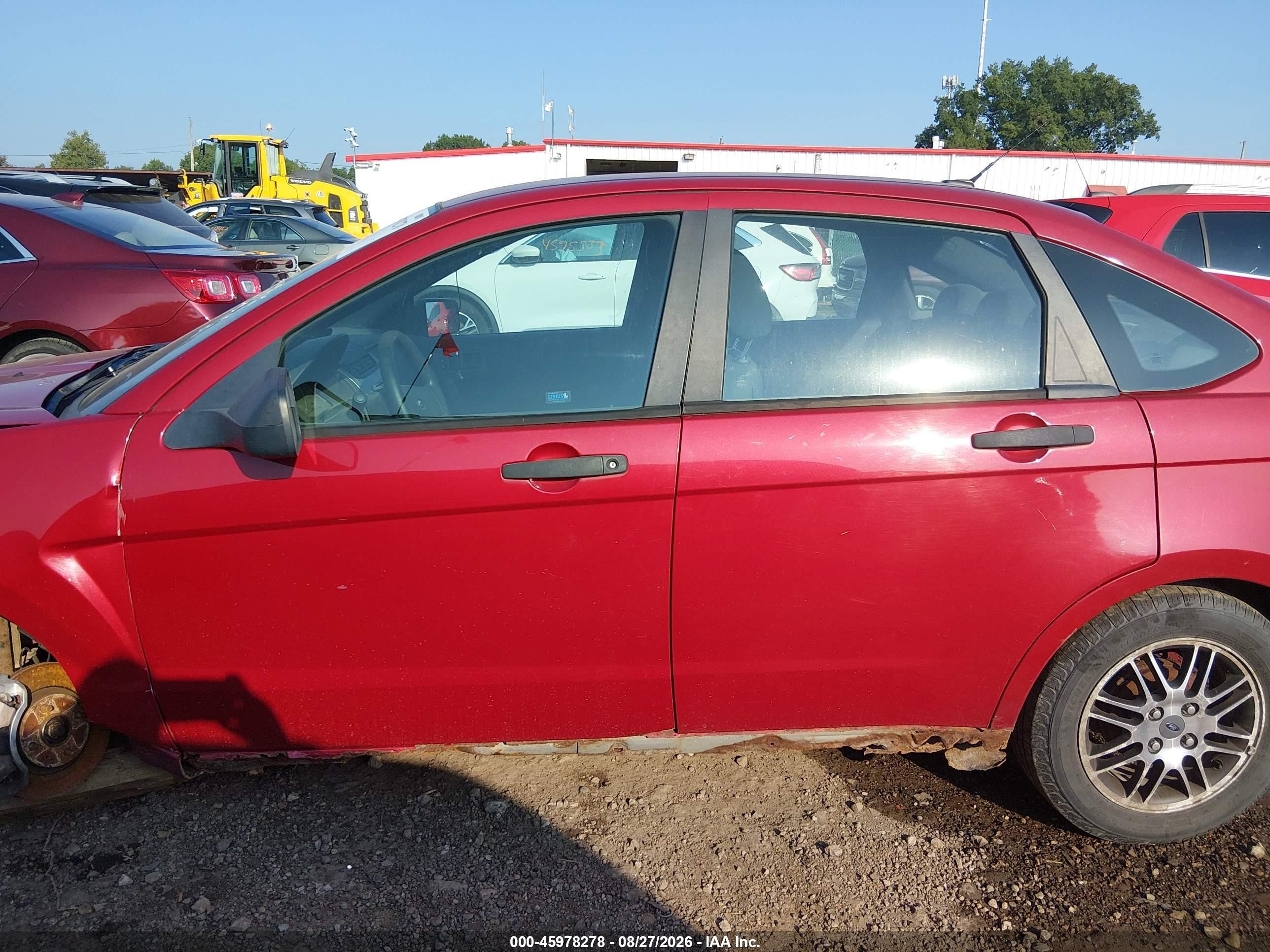 2010 Ford Focus Se Red vin: 1FAHP3FN3AW116364